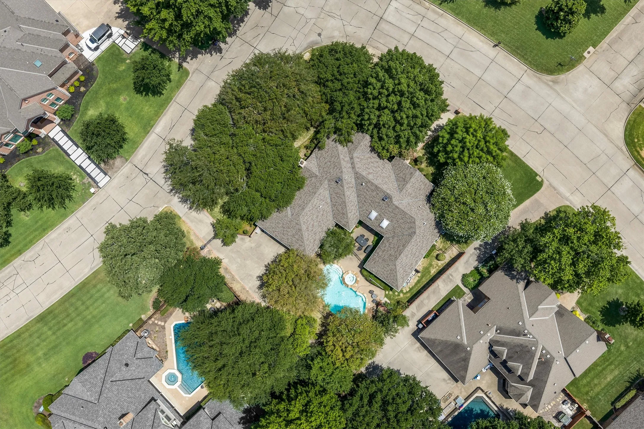 Single Family Residence For Sale in Tarrant County , 106 Charlottesville Avenue, Colleyville, Texas 76034, 4 Bedroom, 3 Bathroom, 3 Garage spaces, 2,905 Sqft, built in 1988, mls#21343306, Real Estate Agent in Colleyville, Homes For Sale in Tarrant county, Homes For Sale in Colleyville, Realtor in Colleyville Texas, Real Estate Brokerage Independent Realty Texas, Luminita Cordes Realtor