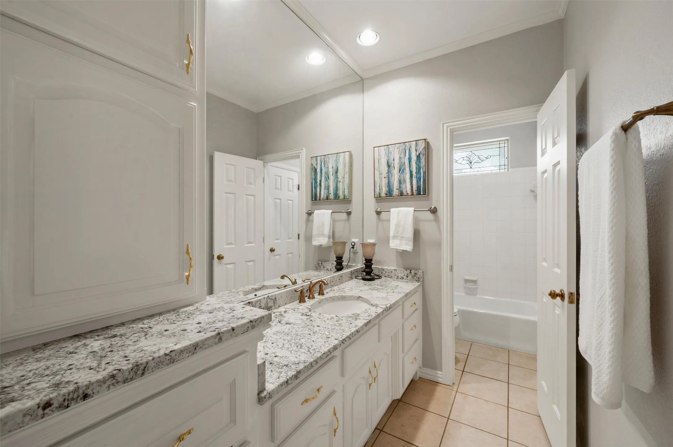 Single Family Residence For Sale in Tarrant County , 106 Charlottesville Avenue, Colleyville, Texas 76034, 4 Bedroom, 3 Bathroom, 3 Garage spaces, 2,905 Sqft, built in 1988, mls#21343306, Real Estate Agent in Colleyville, Homes For Sale in Tarrant county, Homes For Sale in Colleyville, Realtor in Colleyville Texas, Real Estate Brokerage Independent Realty Texas, Luminita Cordes Realtor