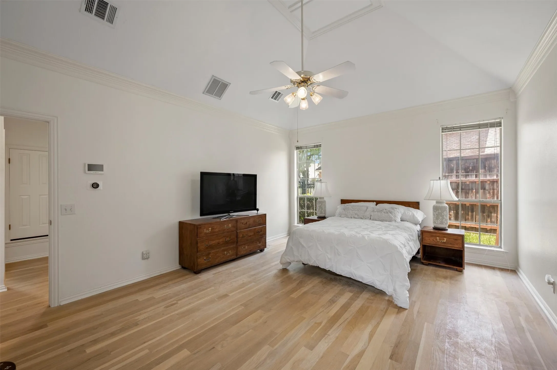 Single Family Residence For Sale in Tarrant County , 106 Charlottesville Avenue, Colleyville, Texas 76034, 4 Bedroom, 3 Bathroom, 3 Garage spaces, 2,905 Sqft, built in 1988, mls#21343306, Real Estate Agent in Colleyville, Homes For Sale in Tarrant county, Homes For Sale in Colleyville, Realtor in Colleyville Texas, Real Estate Brokerage Independent Realty Texas, Luminita Cordes Realtor