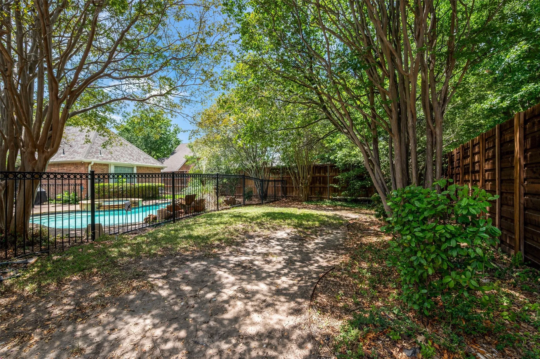 Single Family Residence For Sale in Tarrant County , 106 Charlottesville Avenue, Colleyville, Texas 76034, 4 Bedroom, 3 Bathroom, 3 Garage spaces, 2,905 Sqft, built in 1988, mls#21343306, Real Estate Agent in Colleyville, Homes For Sale in Tarrant county, Homes For Sale in Colleyville, Realtor in Colleyville Texas, Real Estate Brokerage Independent Realty Texas, Luminita Cordes Realtor