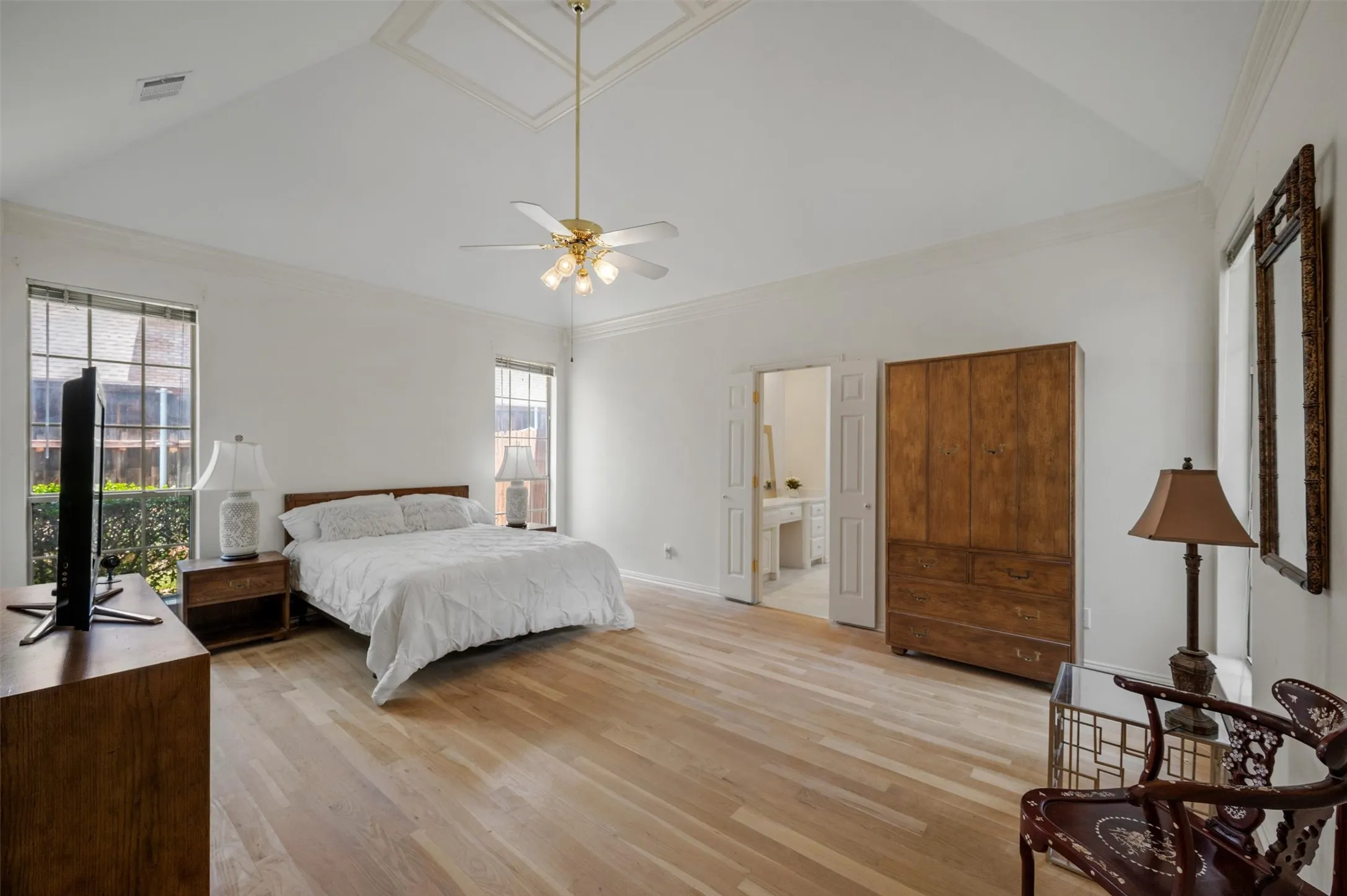 Single Family Residence For Sale in Tarrant County , 106 Charlottesville Avenue, Colleyville, Texas 76034, 4 Bedroom, 3 Bathroom, 3 Garage spaces, 2,905 Sqft, built in 1988, mls#21343306, Real Estate Agent in Colleyville, Homes For Sale in Tarrant county, Homes For Sale in Colleyville, Realtor in Colleyville Texas, Real Estate Brokerage Independent Realty Texas, Luminita Cordes Realtor