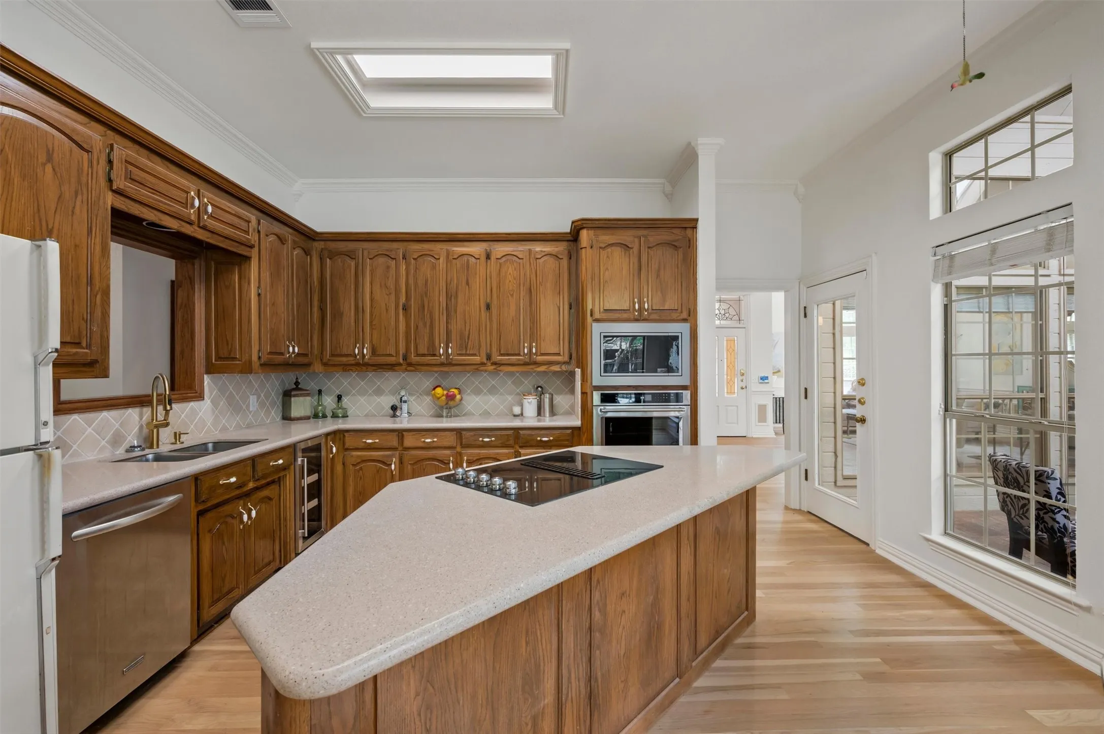 Single Family Residence For Sale in Tarrant County , 106 Charlottesville Avenue, Colleyville, Texas 76034, 4 Bedroom, 3 Bathroom, 3 Garage spaces, 2,905 Sqft, built in 1988, mls#21343306, Real Estate Agent in Colleyville, Homes For Sale in Tarrant county, Homes For Sale in Colleyville, Realtor in Colleyville Texas, Real Estate Brokerage Independent Realty Texas, Luminita Cordes Realtor