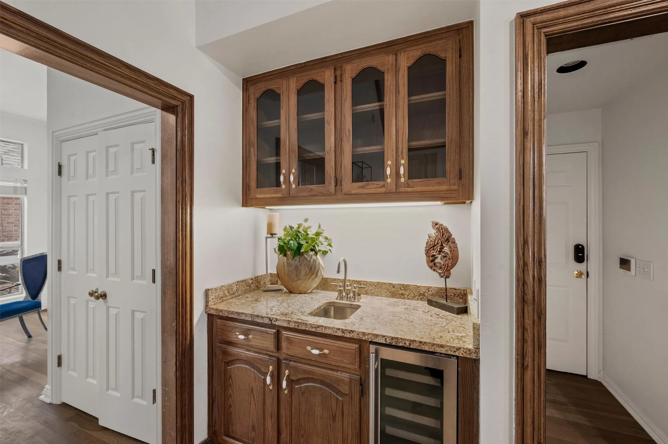 Single Family Residence For Sale in Tarrant County , 106 Charlottesville Avenue, Colleyville, Texas 76034, 4 Bedroom, 3 Bathroom, 3 Garage spaces, 2,905 Sqft, built in 1988, mls#21343306, Real Estate Agent in Colleyville, Homes For Sale in Tarrant county, Homes For Sale in Colleyville, Realtor in Colleyville Texas, Real Estate Brokerage Independent Realty Texas, Luminita Cordes Realtor
