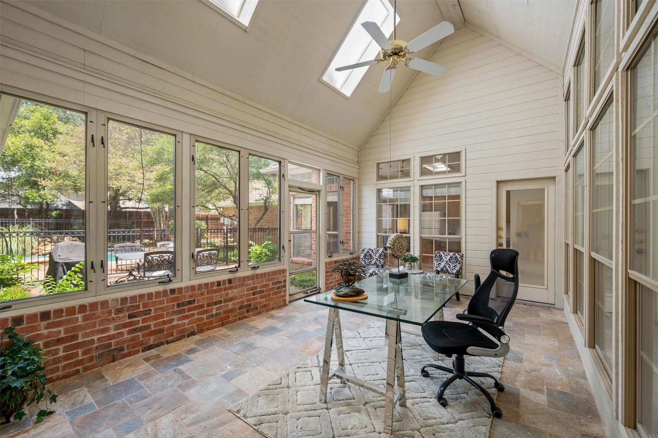 Single Family Residence For Sale in Tarrant County , 106 Charlottesville Avenue, Colleyville, Texas 76034, 4 Bedroom, 3 Bathroom, 3 Garage spaces, 2,905 Sqft, built in 1988, mls#21343306, Real Estate Agent in Colleyville, Homes For Sale in Tarrant county, Homes For Sale in Colleyville, Realtor in Colleyville Texas, Real Estate Brokerage Independent Realty Texas, Luminita Cordes Realtor