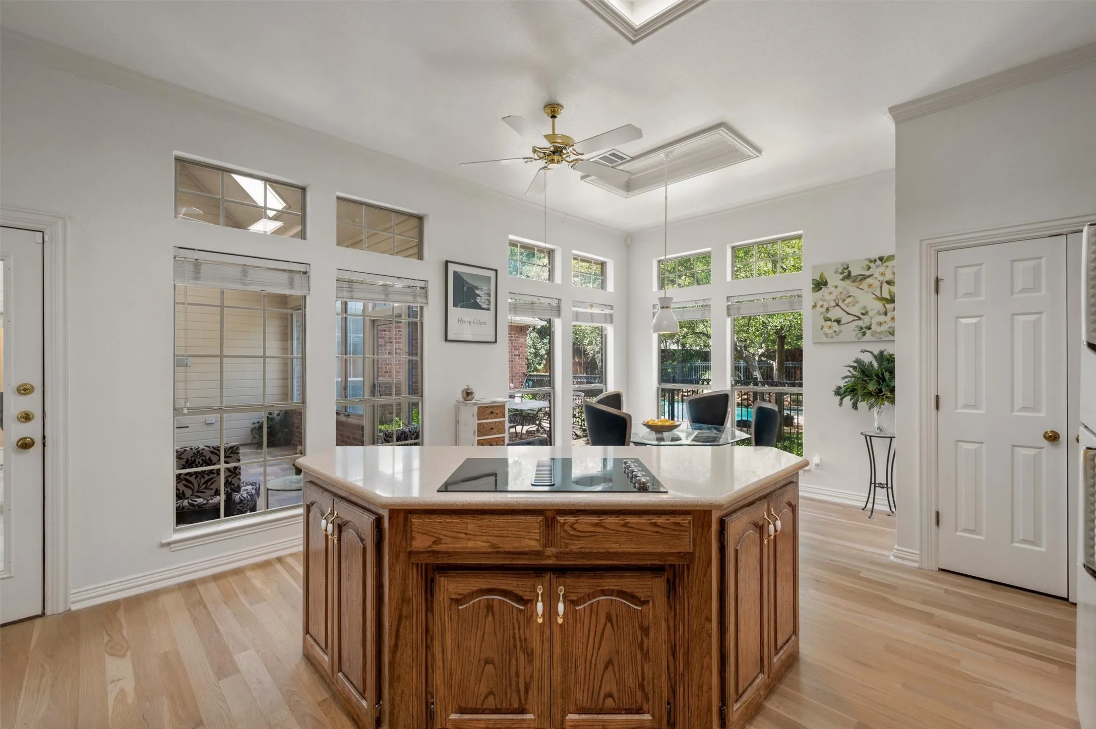Single Family Residence For Sale in Tarrant County , 106 Charlottesville Avenue, Colleyville, Texas 76034, 4 Bedroom, 3 Bathroom, 3 Garage spaces, 2,905 Sqft, built in 1988, mls#21343306, Real Estate Agent in Colleyville, Homes For Sale in Tarrant county, Homes For Sale in Colleyville, Realtor in Colleyville Texas, Real Estate Brokerage Independent Realty Texas, Luminita Cordes Realtor