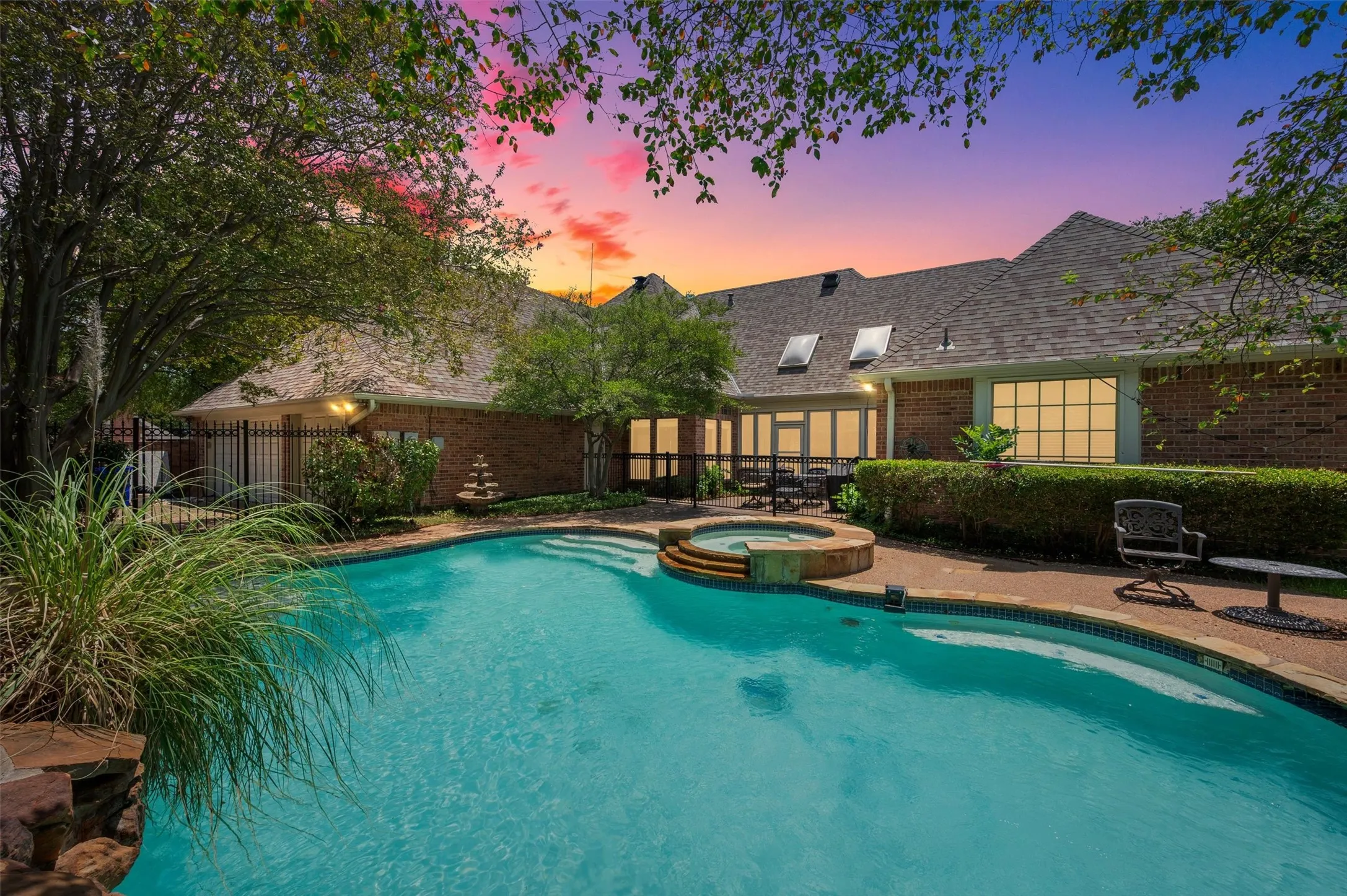 Single Family Residence For Sale in Tarrant County , 106 Charlottesville Avenue, Colleyville, Texas 76034, 4 Bedroom, 3 Bathroom, 3 Garage spaces, 2,905 Sqft, built in 1988, mls#21343306, Real Estate Agent in Colleyville, Homes For Sale in Tarrant county, Homes For Sale in Colleyville, Realtor in Colleyville Texas, Real Estate Brokerage Independent Realty Texas, Luminita Cordes Realtor