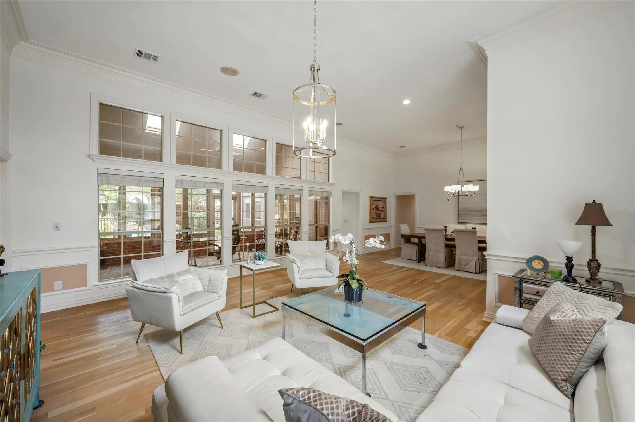 Single Family Residence For Sale in Tarrant County , 106 Charlottesville Avenue, Colleyville, Texas 76034, 4 Bedroom, 3 Bathroom, 3 Garage spaces, 2,905 Sqft, built in 1988, mls#21343306, Real Estate Agent in Colleyville, Homes For Sale in Tarrant county, Homes For Sale in Colleyville, Realtor in Colleyville Texas, Real Estate Brokerage Independent Realty Texas, Luminita Cordes Realtor