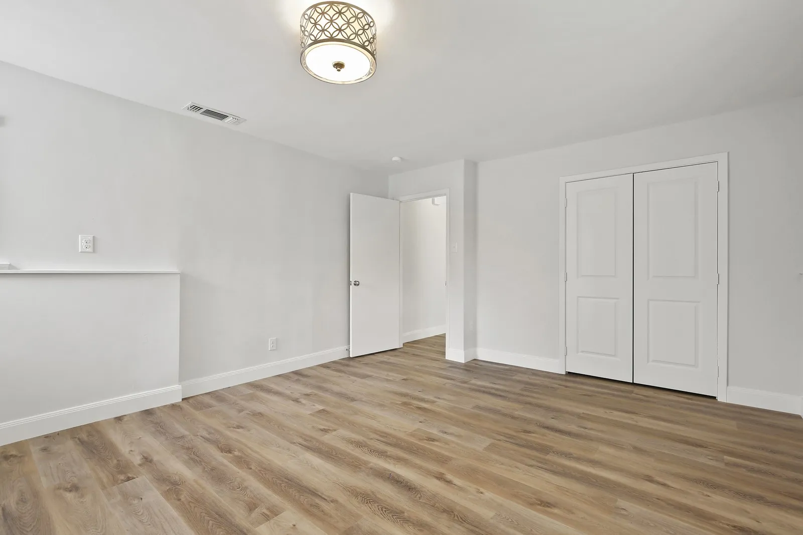 Single Family Residence For Sale in Dallas County , 426 Pittman Street, Richardson, Texas 75081, 4 Bedroom, 2 Bathroom, Garage spaces, 1,992 Sqft, built in 1952, mls#21349640, Real Estate Agent in Richardson, Homes For Sale in Dallas county, Homes For Sale in Richardson, Realtor in Richardson Texas, Real Estate Brokerage Independent Realty Texas, Luminita Cordes Realtor