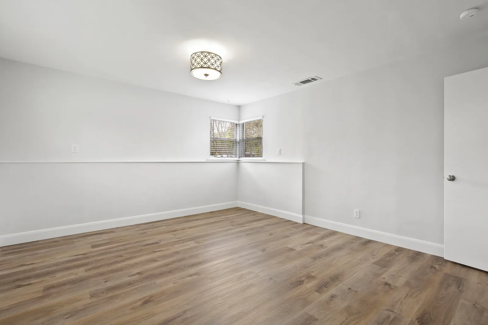 Single Family Residence For Sale in Dallas County , 426 Pittman Street, Richardson, Texas 75081, 4 Bedroom, 2 Bathroom, Garage spaces, 1,992 Sqft, built in 1952, mls#21349640, Real Estate Agent in Richardson, Homes For Sale in Dallas county, Homes For Sale in Richardson, Realtor in Richardson Texas, Real Estate Brokerage Independent Realty Texas, Luminita Cordes Realtor