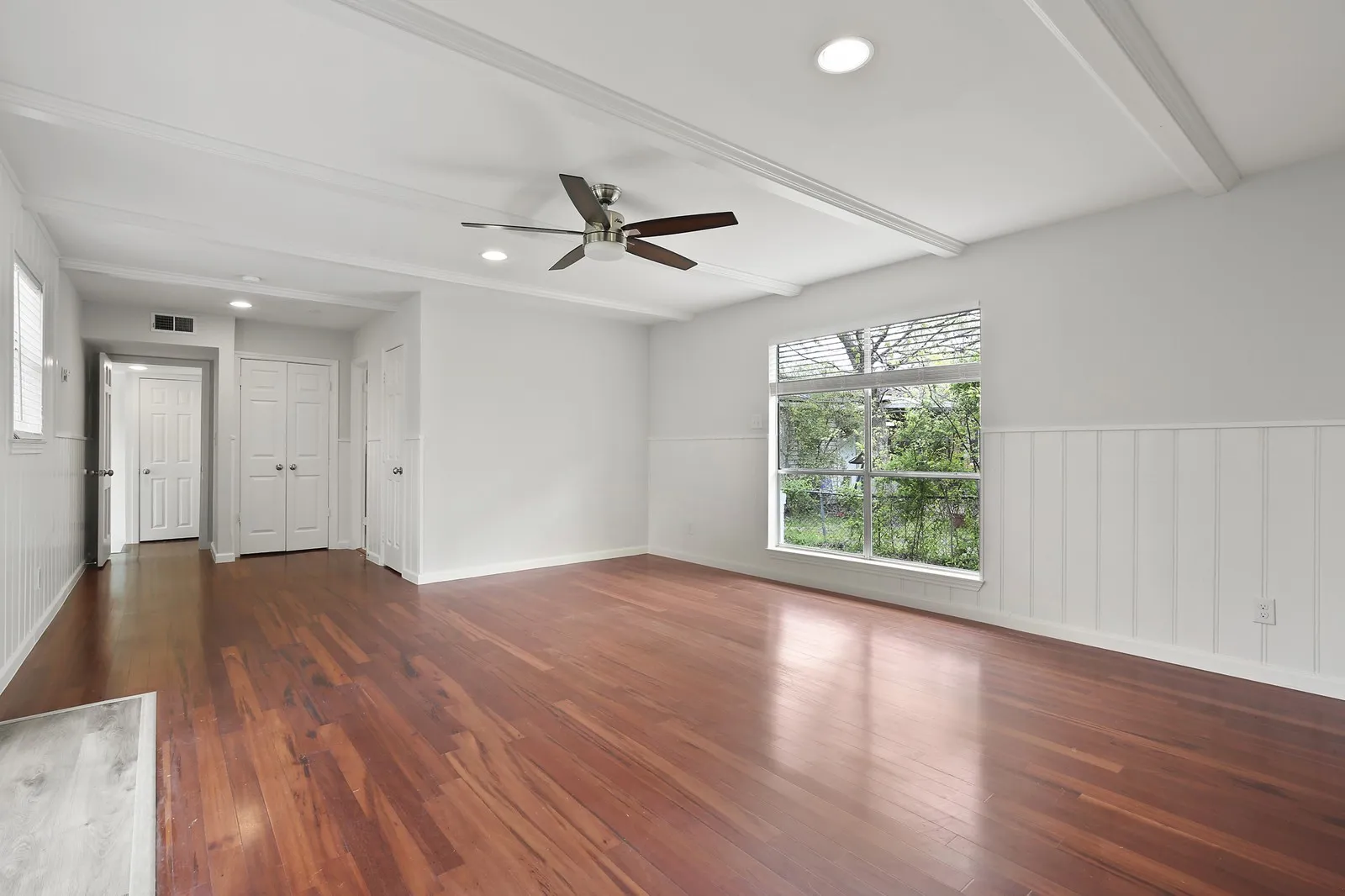 Single Family Residence For Sale in Dallas County , 426 Pittman Street, Richardson, Texas 75081, 4 Bedroom, 2 Bathroom, Garage spaces, 1,992 Sqft, built in 1952, mls#21349640, Real Estate Agent in Richardson, Homes For Sale in Dallas county, Homes For Sale in Richardson, Realtor in Richardson Texas, Real Estate Brokerage Independent Realty Texas, Luminita Cordes Realtor
