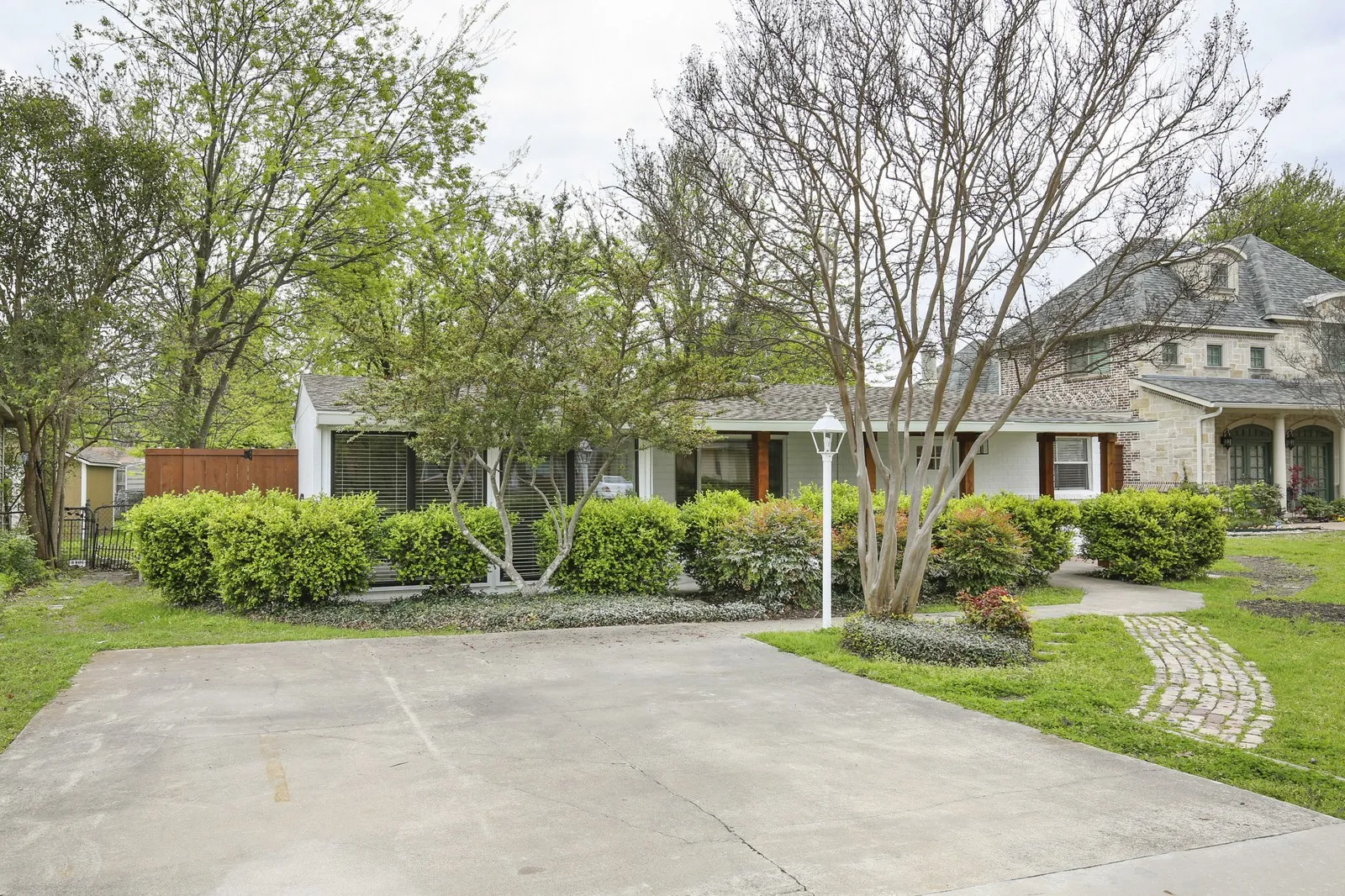 Single Family Residence For Sale in Dallas County , 426 Pittman Street, Richardson, Texas 75081, 4 Bedroom, 2 Bathroom, Garage spaces, 1,992 Sqft, built in 1952, mls#21349640, Real Estate Agent in Richardson, Homes For Sale in Dallas county, Homes For Sale in Richardson, Realtor in Richardson Texas, Real Estate Brokerage Independent Realty Texas, Luminita Cordes Realtor