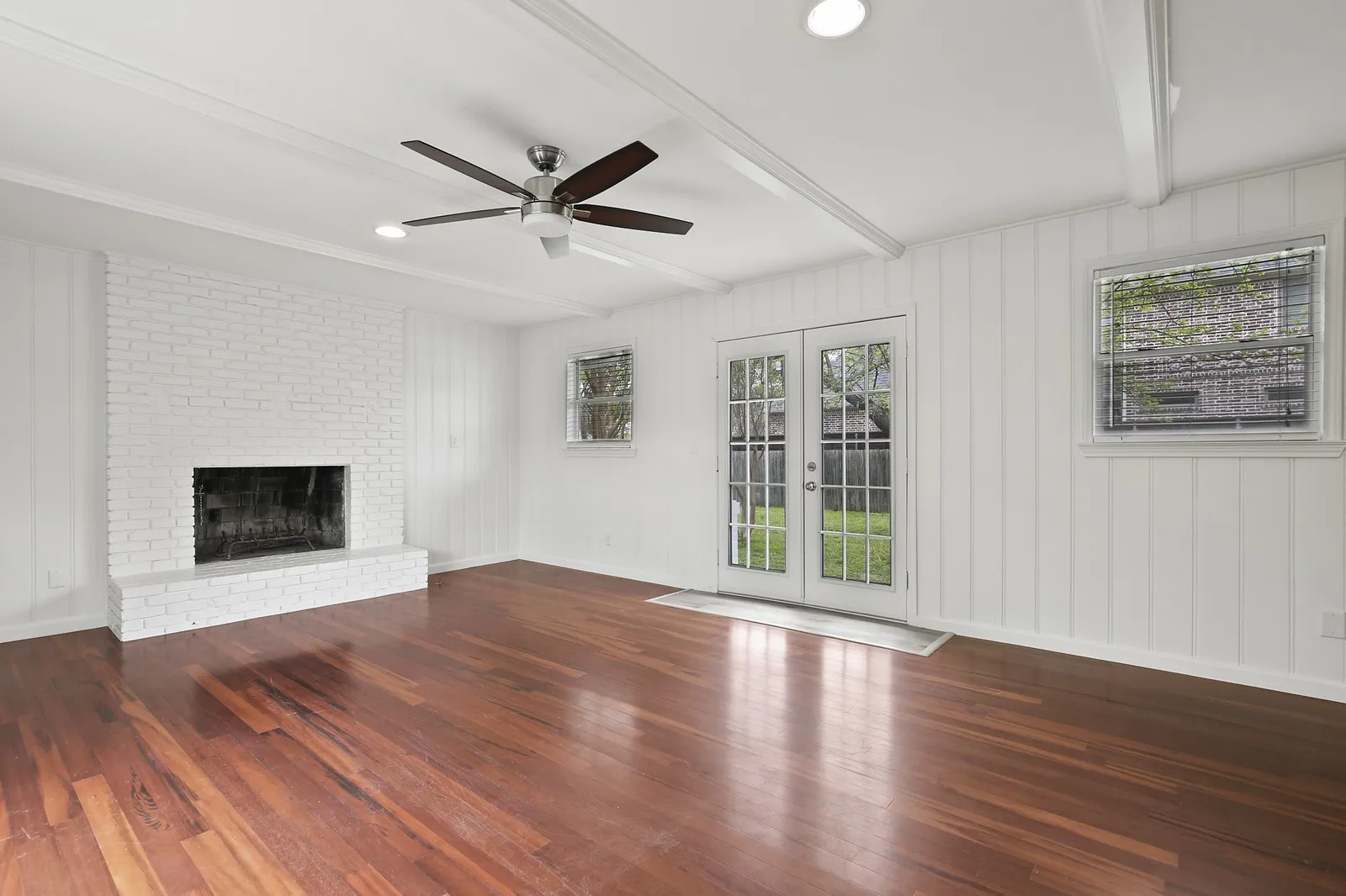 Single Family Residence For Sale in Dallas County , 426 Pittman Street, Richardson, Texas 75081, 4 Bedroom, 2 Bathroom, Garage spaces, 1,992 Sqft, built in 1952, mls#21349640, Real Estate Agent in Richardson, Homes For Sale in Dallas county, Homes For Sale in Richardson, Realtor in Richardson Texas, Real Estate Brokerage Independent Realty Texas, Luminita Cordes Realtor