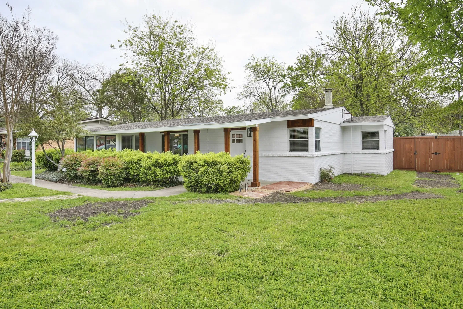 Single Family Residence For Sale in Dallas County , 426 Pittman Street, Richardson, Texas 75081, 4 Bedroom, 2 Bathroom, Garage spaces, 1,992 Sqft, built in 1952, mls#21349640, Real Estate Agent in Richardson, Homes For Sale in Dallas county, Homes For Sale in Richardson, Realtor in Richardson Texas, Real Estate Brokerage Independent Realty Texas, Luminita Cordes Realtor