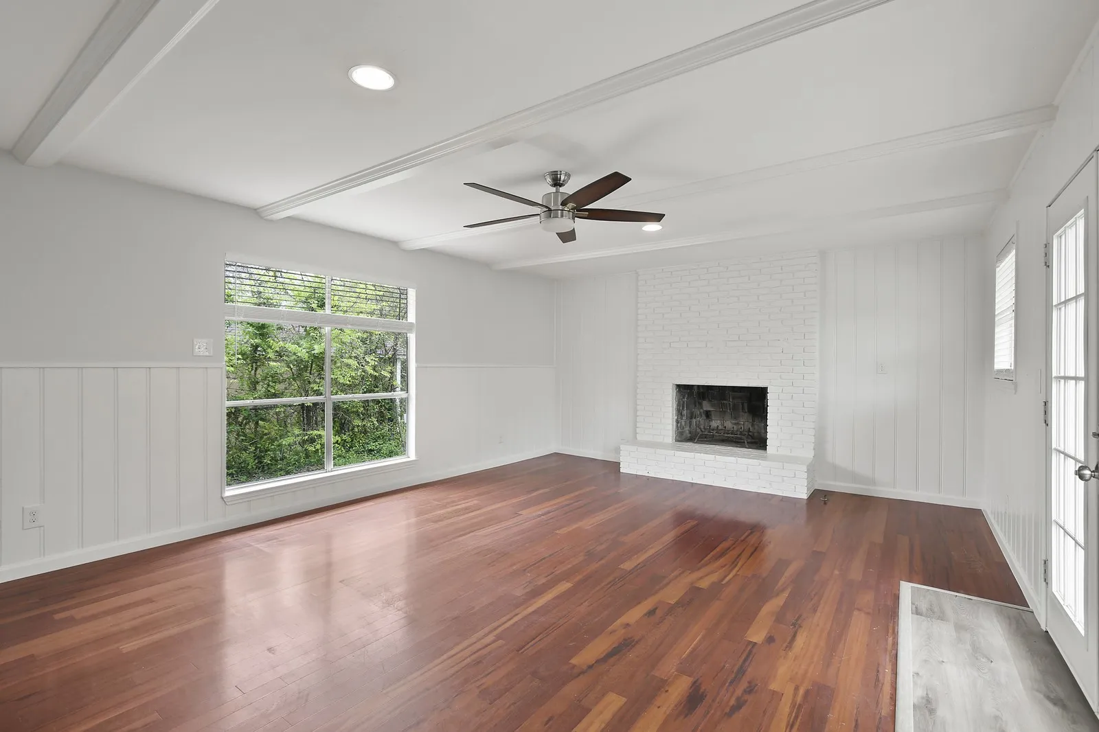 Single Family Residence For Sale in Dallas County , 426 Pittman Street, Richardson, Texas 75081, 4 Bedroom, 2 Bathroom, Garage spaces, 1,992 Sqft, built in 1952, mls#21349640, Real Estate Agent in Richardson, Homes For Sale in Dallas county, Homes For Sale in Richardson, Realtor in Richardson Texas, Real Estate Brokerage Independent Realty Texas, Luminita Cordes Realtor