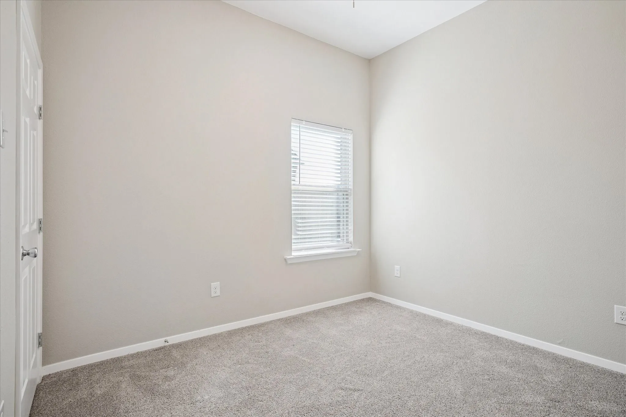 Duplex For Sale in Grayson County , 516-518 Wood Drive, Gunter, Texas 75058, 6 Bedroom, 4 Bathroom, 1 Garage spaces, 0 Sqft, built in 2021, mls#21349908, Real Estate Agent in Gunter, Homes For Sale in Grayson county, Homes For Sale in Gunter, Realtor in Gunter Texas, Real Estate Brokerage Independent Realty Texas, Luminita Cordes Realtor