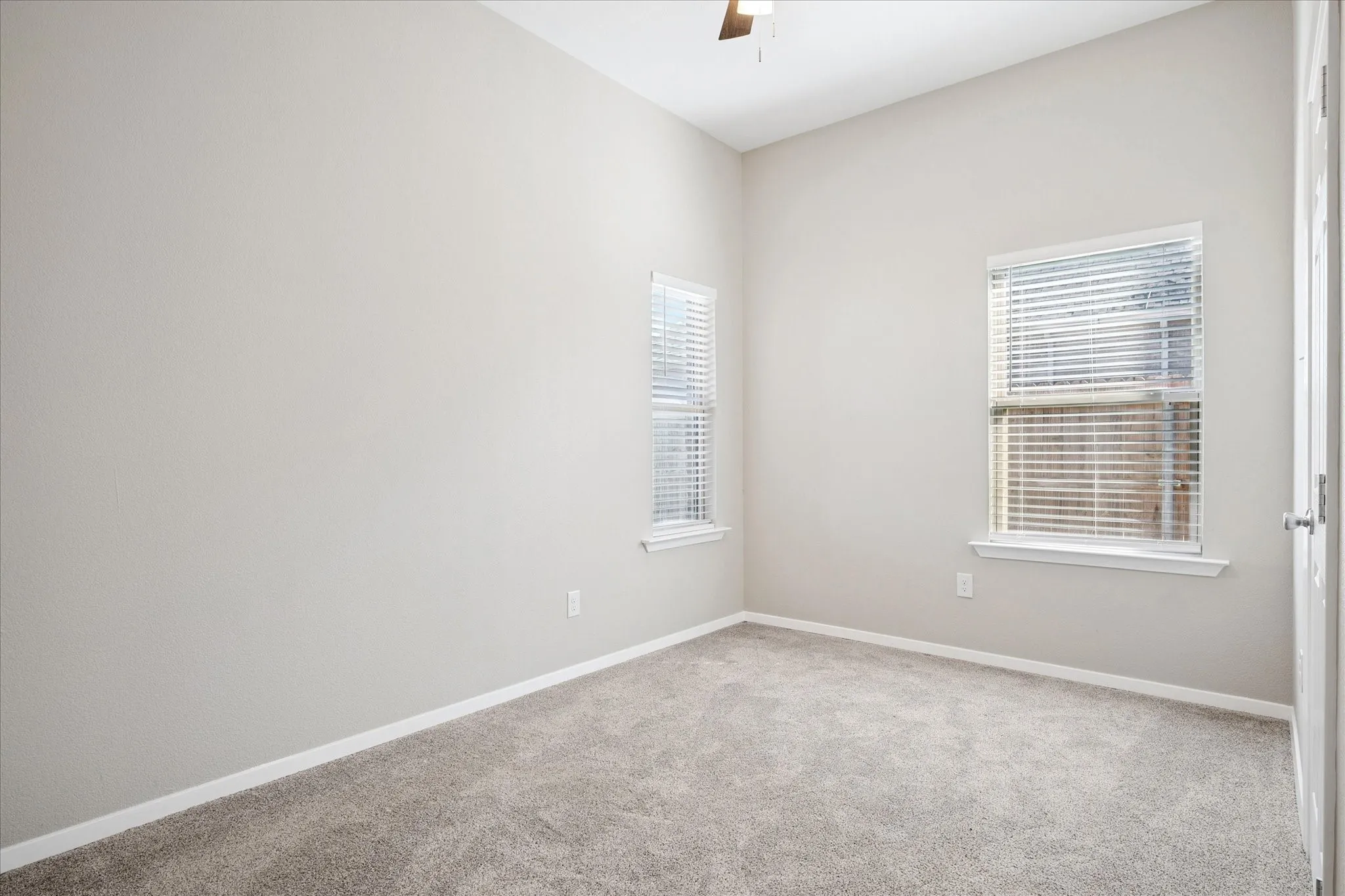 Duplex For Sale in Grayson County , 516-518 Wood Drive, Gunter, Texas 75058, 6 Bedroom, 4 Bathroom, 1 Garage spaces, 0 Sqft, built in 2021, mls#21349908, Real Estate Agent in Gunter, Homes For Sale in Grayson county, Homes For Sale in Gunter, Realtor in Gunter Texas, Real Estate Brokerage Independent Realty Texas, Luminita Cordes Realtor