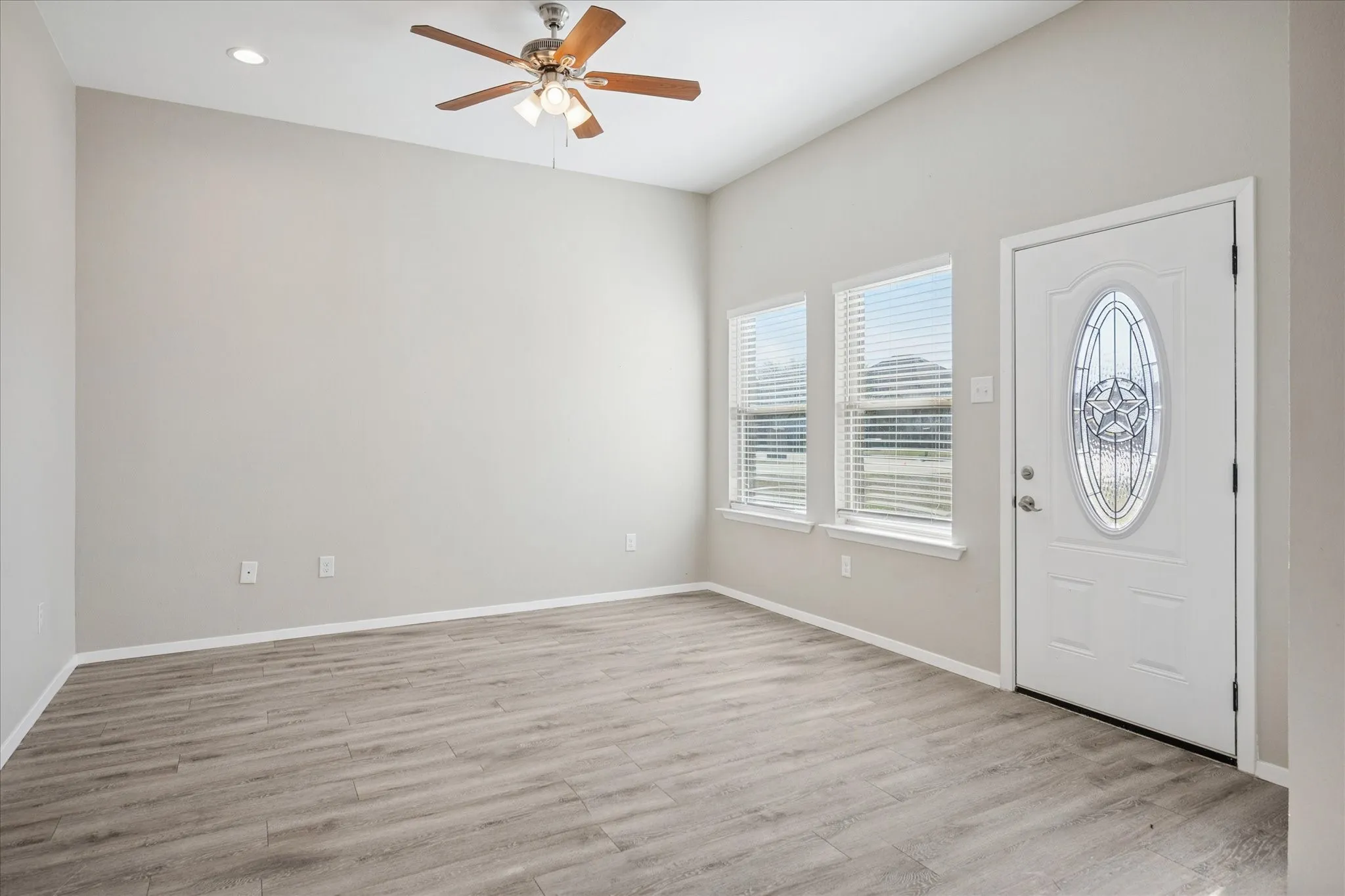 516 wood. carpet was replaced with laminate flooring in april 2026