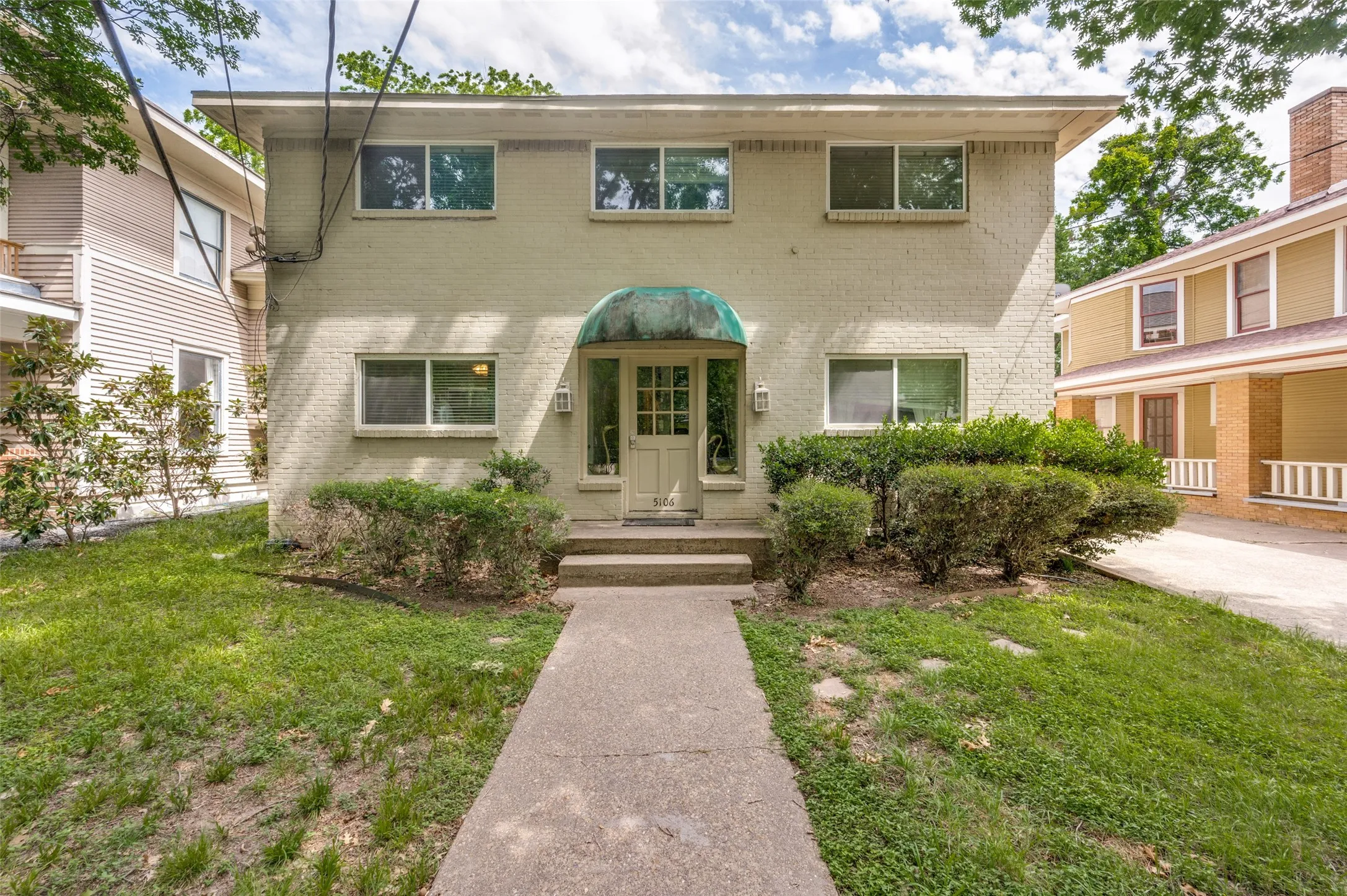 Apartment For Rent in Dallas County , 5106 Reiger Avenue, Dallas, Texas 75214, 1 Bedroom, 1 Bathroom, Garage spaces, 850 Sqft, built in 1920, Price $1,000, mls#21349896, Real Estate Agent in Dallas, Homes For Rent in Dallas county, Homes For Rent in Dallas, Realtor in Dallas Texas, Real Estate Brokerage Independent Realty Texas, Luminita Cordes Realtor