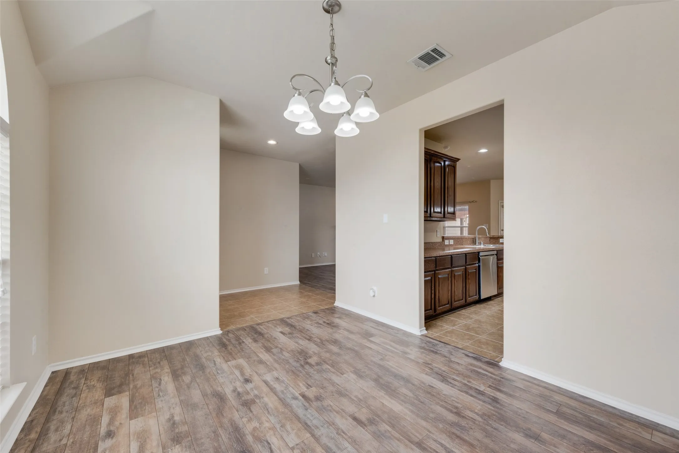 Single Family Residence For Rent in Rockwall County , 1077 Hampton Bay Drive, Rockwall, Texas 75087, 4 Bedroom, 2 Bathroom, 2 Garage spaces, 1,868 Sqft, built in 2011, mls#21349913, Real Estate Agent in Rockwall, Homes For Rent in Rockwall county, Homes For Rent in Rockwall, Realtor in Rockwall Texas, Real Estate Brokerage Independent Realty Texas, Luminita Cordes Realtor