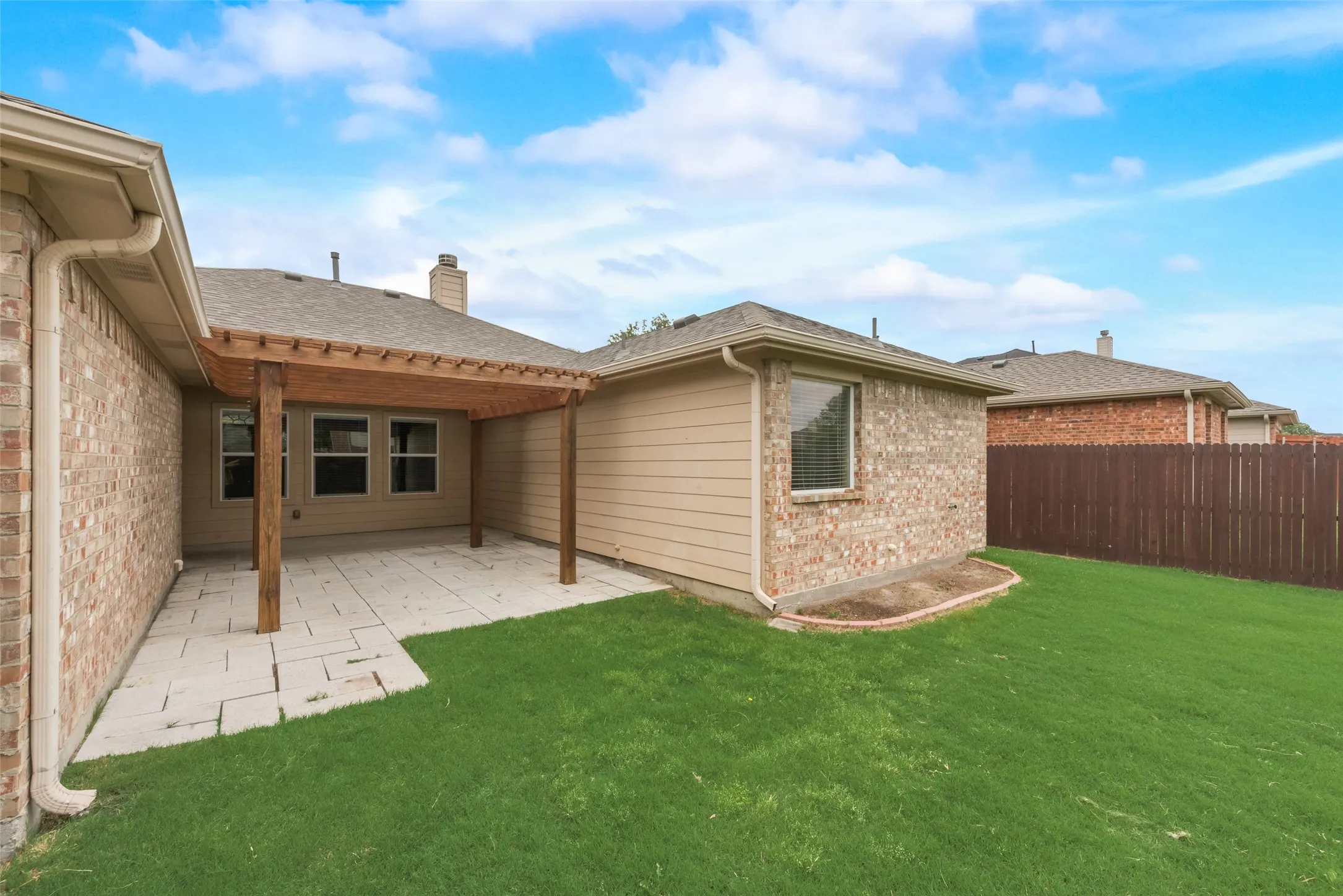 Single Family Residence For Rent in Rockwall County , 1077 Hampton Bay Drive, Rockwall, Texas 75087, 4 Bedroom, 2 Bathroom, 2 Garage spaces, 1,868 Sqft, built in 2011, mls#21349913, Real Estate Agent in Rockwall, Homes For Rent in Rockwall county, Homes For Rent in Rockwall, Realtor in Rockwall Texas, Real Estate Brokerage Independent Realty Texas, Luminita Cordes Realtor