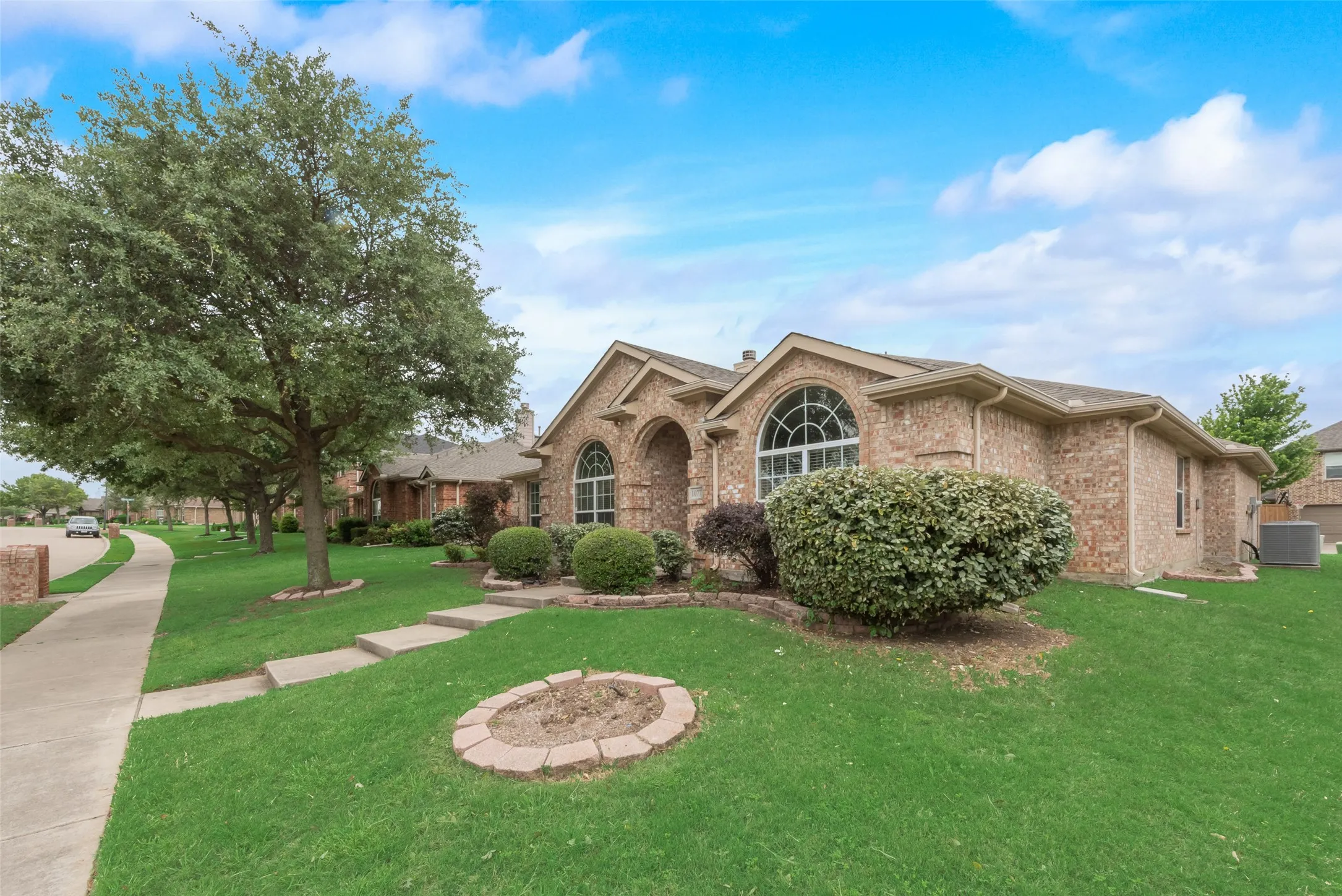 Single Family Residence For Rent in Rockwall County , 1077 Hampton Bay Drive, Rockwall, Texas 75087, 4 Bedroom, 2 Bathroom, 2 Garage spaces, 1,868 Sqft, built in 2011, mls#21349913, Real Estate Agent in Rockwall, Homes For Rent in Rockwall county, Homes For Rent in Rockwall, Realtor in Rockwall Texas, Real Estate Brokerage Independent Realty Texas, Luminita Cordes Realtor
