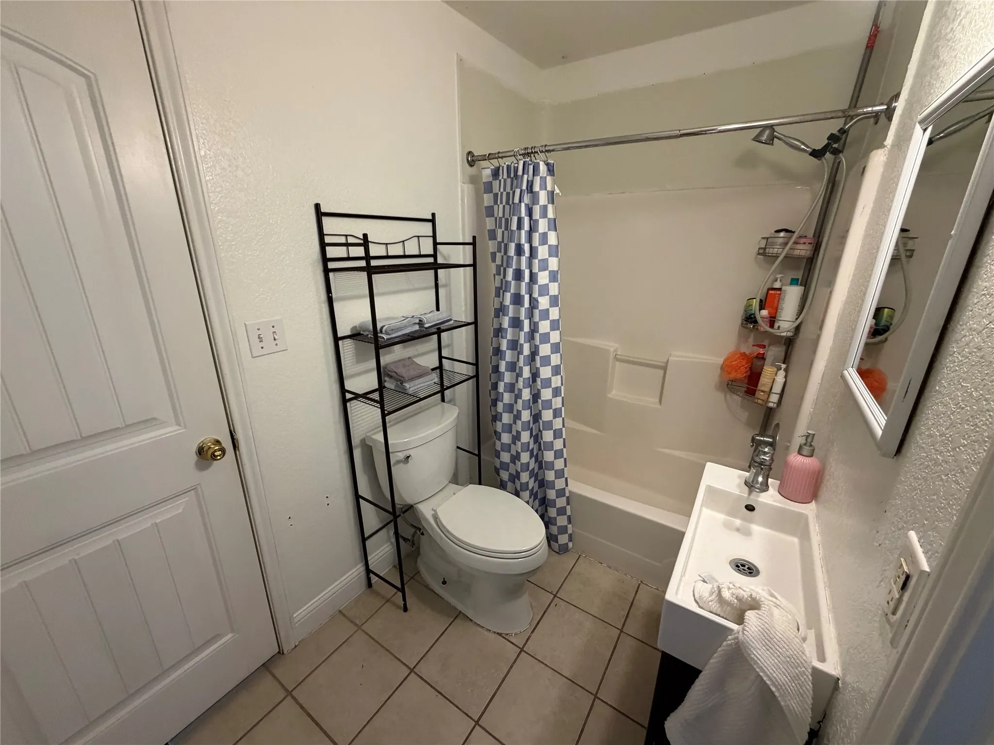 Single Family Residence For Rent in Erath County , 979 W Pecan Street, Stephenville, Texas 76401, 3 Bedroom, 2 Bathroom, Garage spaces, 961 Sqft, built in 1930, mls#21349919, Real Estate Agent in Stephenville, Homes For Rent in Erath county, Homes For Rent in Stephenville, Realtor in Stephenville Texas, Real Estate Brokerage Independent Realty Texas, Luminita Cordes Realtor