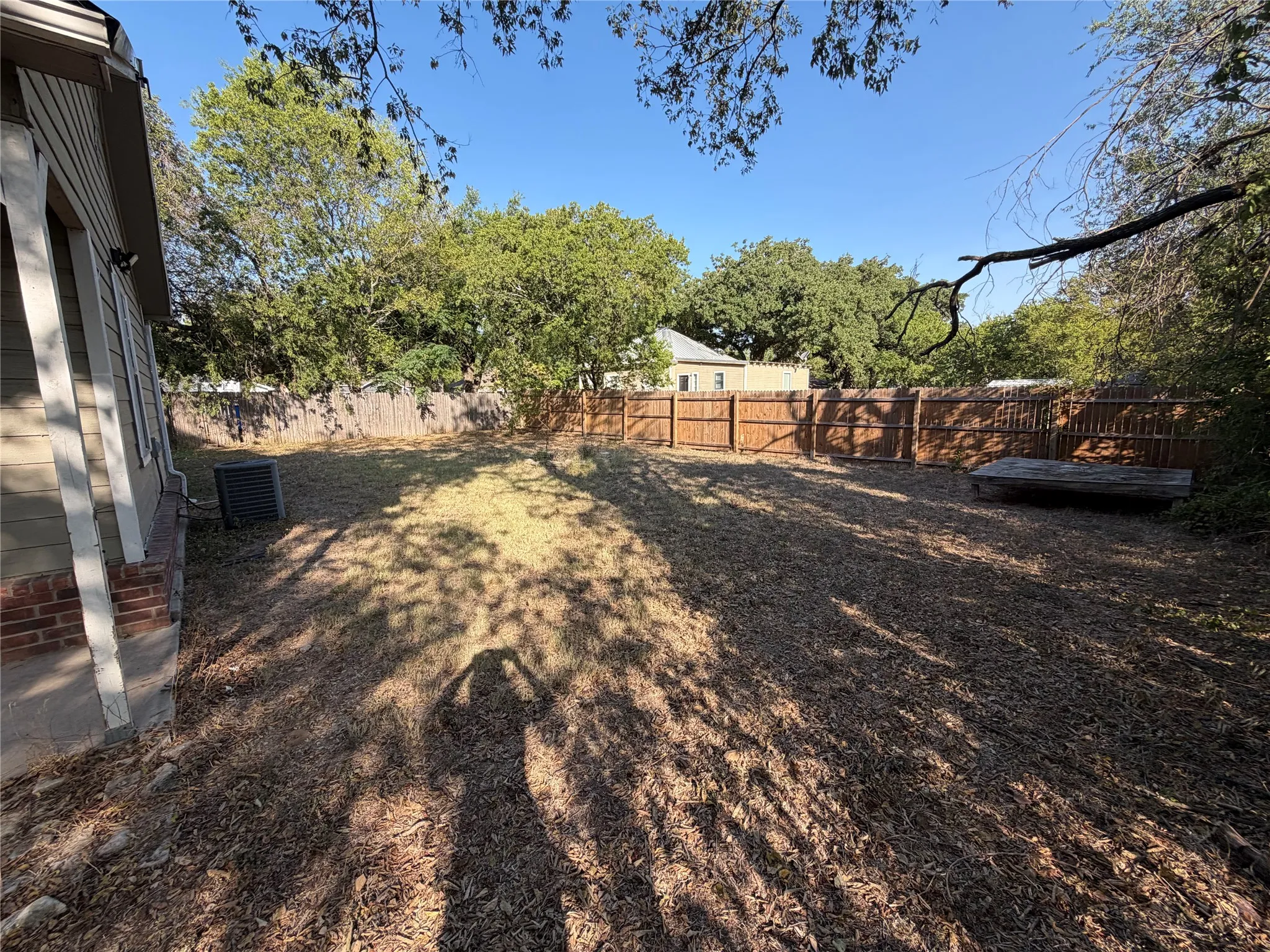 Single Family Residence For Rent in Erath County , 979 W Pecan Street, Stephenville, Texas 76401, 3 Bedroom, 2 Bathroom, Garage spaces, 961 Sqft, built in 1930, mls#21349919, Real Estate Agent in Stephenville, Homes For Rent in Erath county, Homes For Rent in Stephenville, Realtor in Stephenville Texas, Real Estate Brokerage Independent Realty Texas, Luminita Cordes Realtor