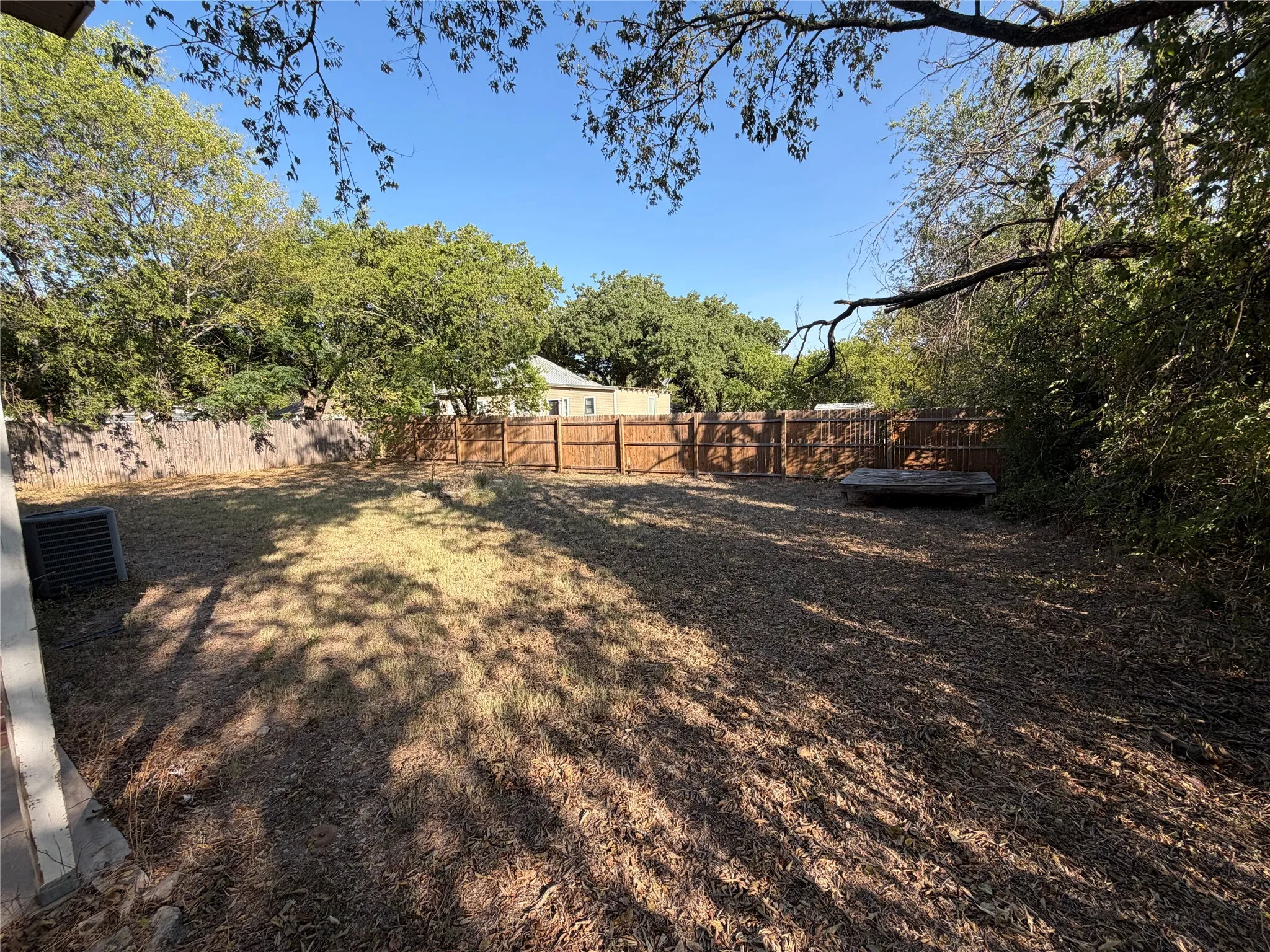 Single Family Residence For Rent in Erath County , 979 W Pecan Street, Stephenville, Texas 76401, 3 Bedroom, 2 Bathroom, Garage spaces, 961 Sqft, built in 1930, mls#21349919, Real Estate Agent in Stephenville, Homes For Rent in Erath county, Homes For Rent in Stephenville, Realtor in Stephenville Texas, Real Estate Brokerage Independent Realty Texas, Luminita Cordes Realtor