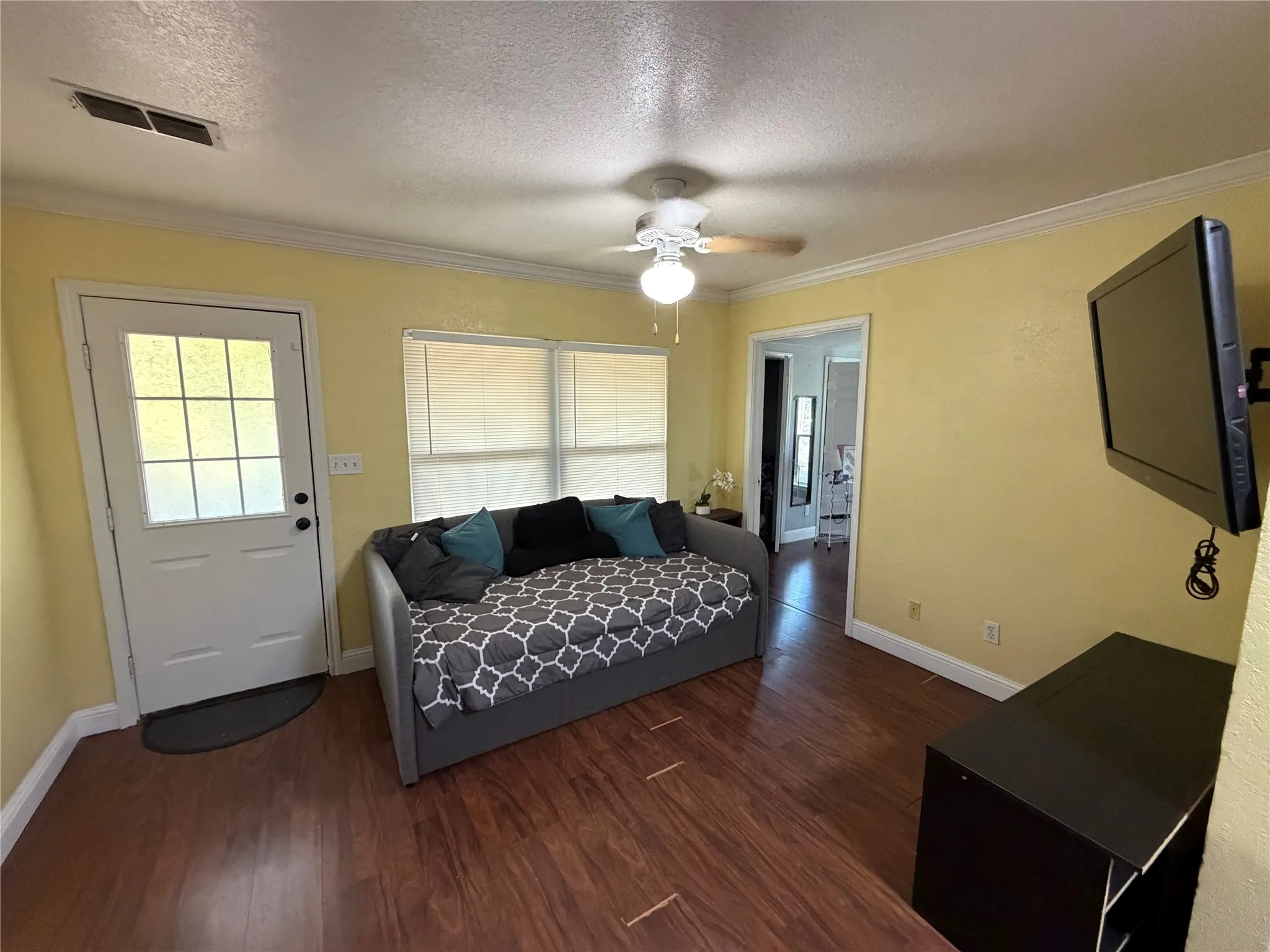 Single Family Residence For Rent in Erath County , 979 W Pecan Street, Stephenville, Texas 76401, 3 Bedroom, 2 Bathroom, Garage spaces, 961 Sqft, built in 1930, mls#21349919, Real Estate Agent in Stephenville, Homes For Rent in Erath county, Homes For Rent in Stephenville, Realtor in Stephenville Texas, Real Estate Brokerage Independent Realty Texas, Luminita Cordes Realtor