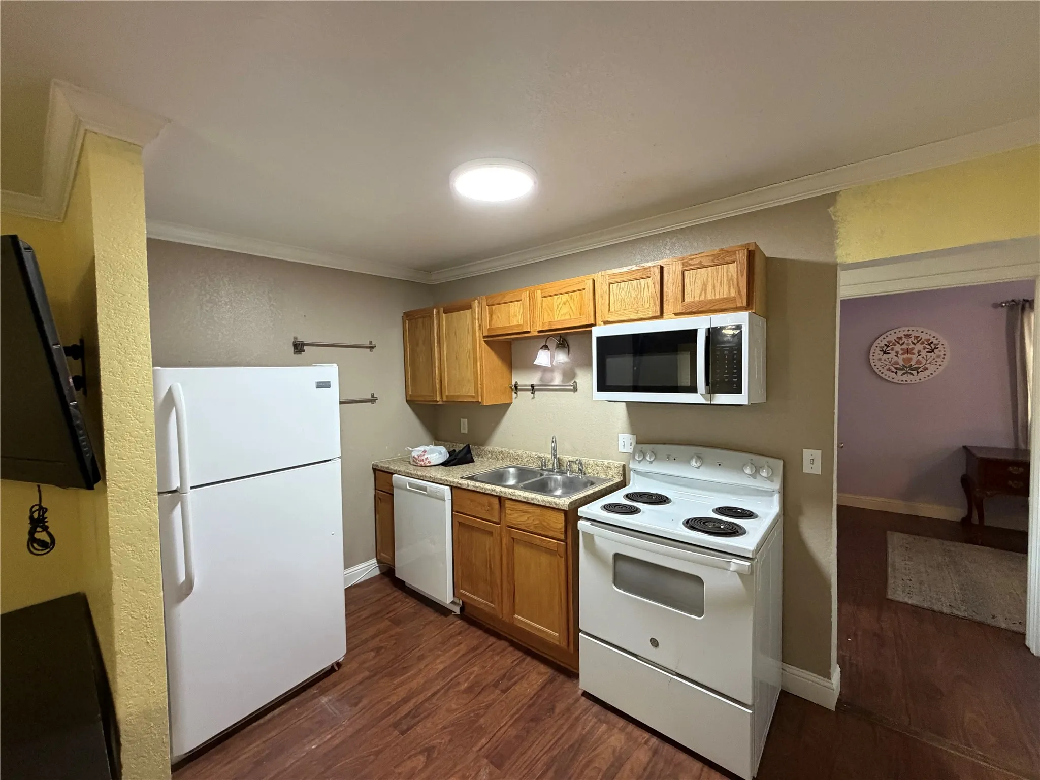 Single Family Residence For Rent in Erath County , 979 W Pecan Street, Stephenville, Texas 76401, 3 Bedroom, 2 Bathroom, Garage spaces, 961 Sqft, built in 1930, mls#21349919, Real Estate Agent in Stephenville, Homes For Rent in Erath county, Homes For Rent in Stephenville, Realtor in Stephenville Texas, Real Estate Brokerage Independent Realty Texas, Luminita Cordes Realtor