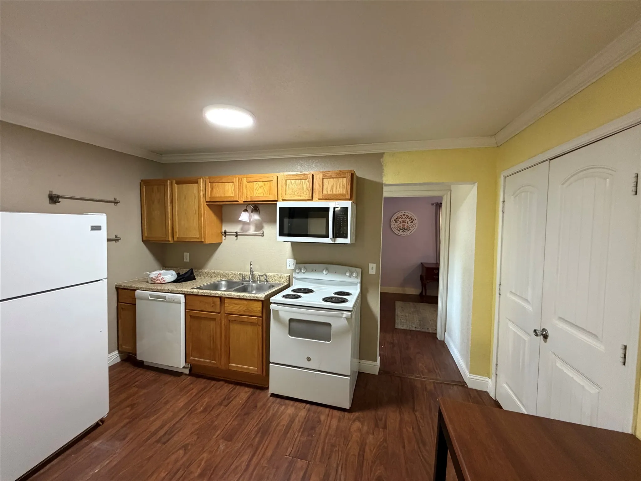 Single Family Residence For Rent in Erath County , 979 W Pecan Street, Stephenville, Texas 76401, 3 Bedroom, 2 Bathroom, Garage spaces, 961 Sqft, built in 1930, mls#21349919, Real Estate Agent in Stephenville, Homes For Rent in Erath county, Homes For Rent in Stephenville, Realtor in Stephenville Texas, Real Estate Brokerage Independent Realty Texas, Luminita Cordes Realtor