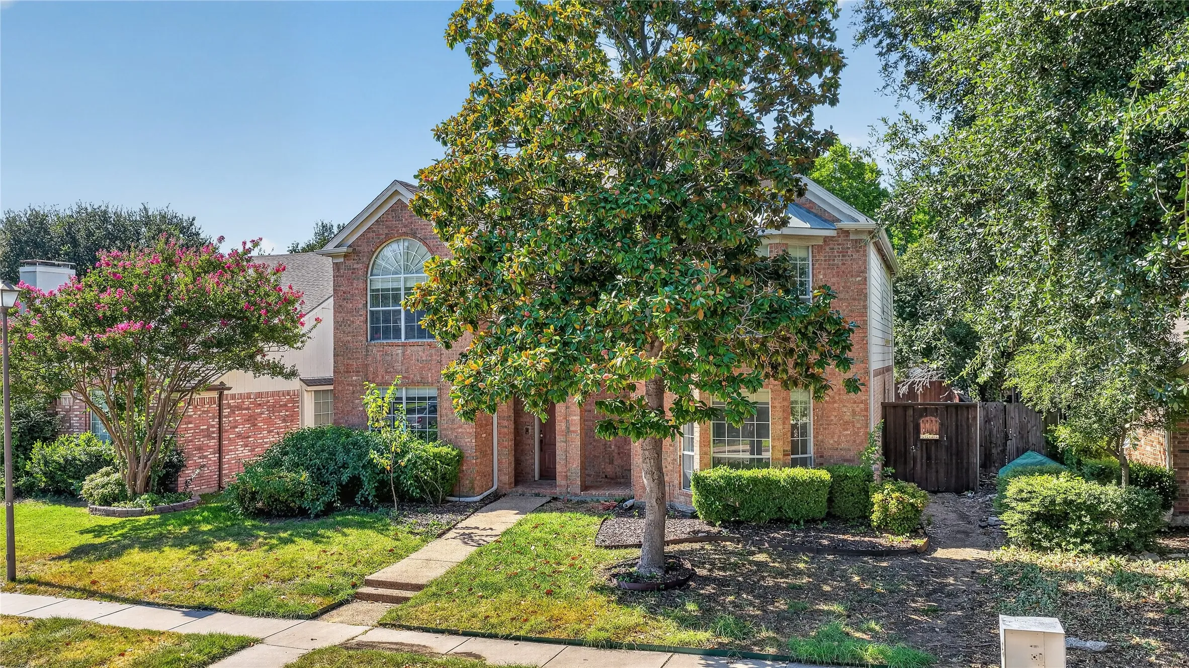 Single Family Residence For Sale in Collin County , 9512 Preston Vineyard Drive, Frisco, Texas 75035, 4 Bedroom, 3 Bathroom, 2 Garage spaces, 2,660 Sqft, built in 1995, mls#21349943, Real Estate Agent in Frisco, Homes For Sale in Collin county, Homes For Sale in Frisco, Realtor in Frisco Texas, Real Estate Brokerage Independent Realty Texas, Luminita Cordes Realtor