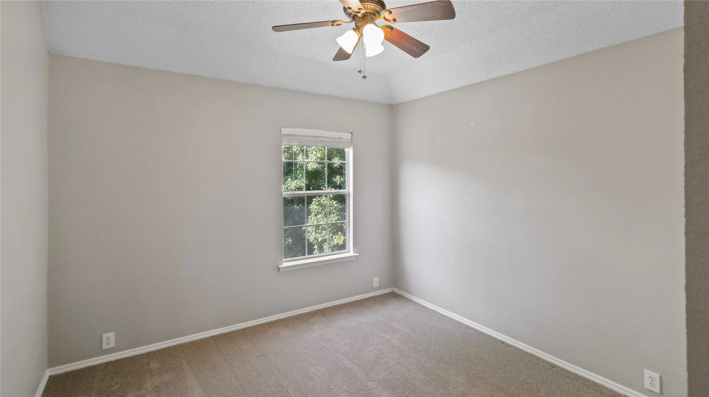 Single Family Residence For Sale in Collin County , 9512 Preston Vineyard Drive, Frisco, Texas 75035, 4 Bedroom, 3 Bathroom, 2 Garage spaces, 2,660 Sqft, built in 1995, mls#21349943, Real Estate Agent in Frisco, Homes For Sale in Collin county, Homes For Sale in Frisco, Realtor in Frisco Texas, Real Estate Brokerage Independent Realty Texas, Luminita Cordes Realtor