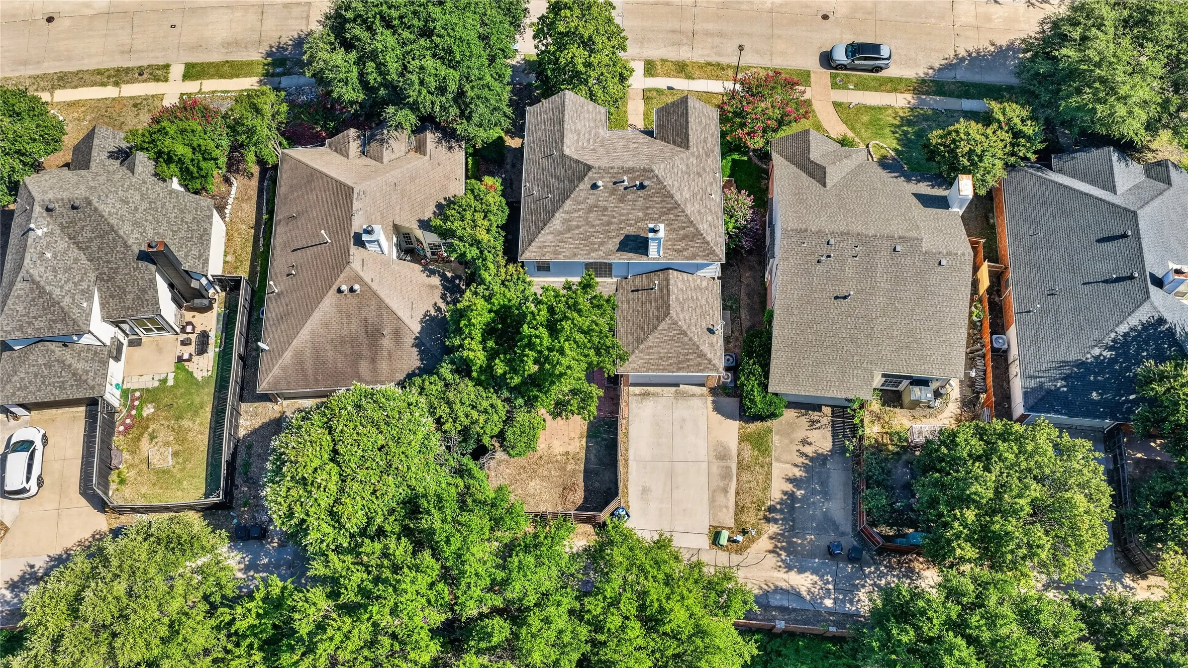 Single Family Residence For Sale in Collin County , 9512 Preston Vineyard Drive, Frisco, Texas 75035, 4 Bedroom, 3 Bathroom, 2 Garage spaces, 2,660 Sqft, built in 1995, mls#21349943, Real Estate Agent in Frisco, Homes For Sale in Collin county, Homes For Sale in Frisco, Realtor in Frisco Texas, Real Estate Brokerage Independent Realty Texas, Luminita Cordes Realtor