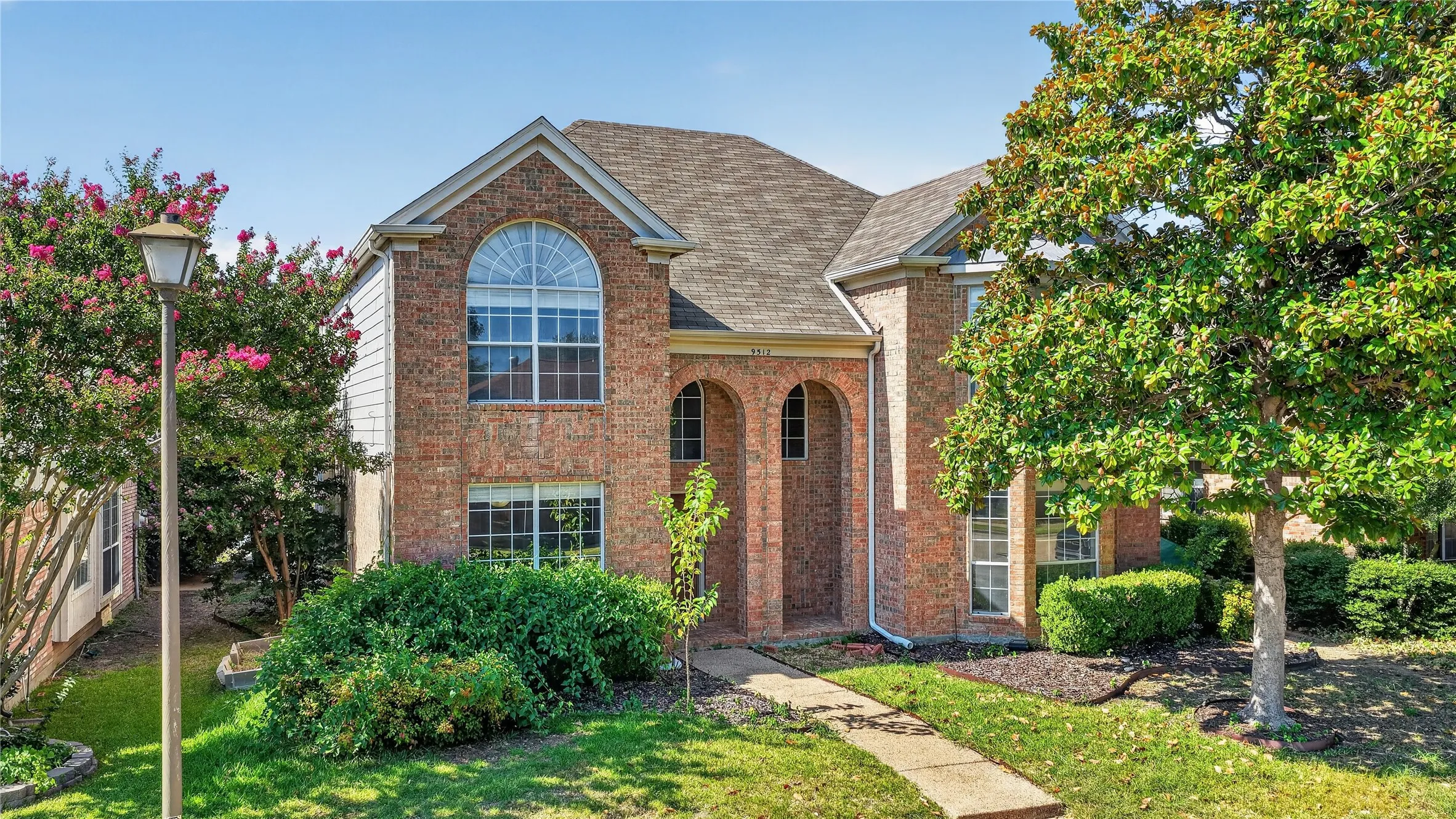 Single Family Residence For Sale in Collin County , 9512 Preston Vineyard Drive, Frisco, Texas 75035, 4 Bedroom, 3 Bathroom, 2 Garage spaces, 2,660 Sqft, built in 1995, mls#21349943, Real Estate Agent in Frisco, Homes For Sale in Collin county, Homes For Sale in Frisco, Realtor in Frisco Texas, Real Estate Brokerage Independent Realty Texas, Luminita Cordes Realtor