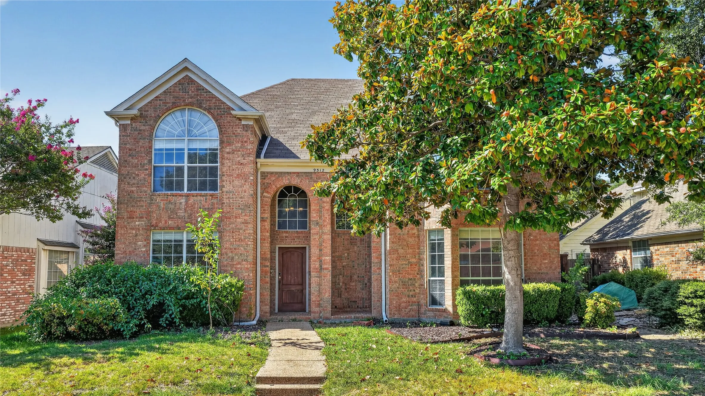Single Family Residence For Sale in Collin County , 9512 Preston Vineyard Drive, Frisco, Texas 75035, 4 Bedroom, 3 Bathroom, 2 Garage spaces, 2,660 Sqft, built in 1995, mls#21349943, Real Estate Agent in Frisco, Homes For Sale in Collin county, Homes For Sale in Frisco, Realtor in Frisco Texas, Real Estate Brokerage Independent Realty Texas, Luminita Cordes Realtor