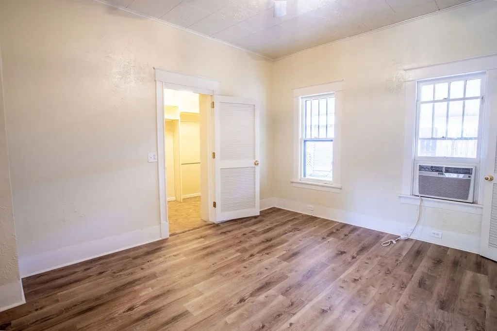 Single Family Residence For Sale in Shackelford County , 232 S Jacobs Street, Albany, Texas 76430, 3 Bedroom, 2 Bathroom, Garage spaces, 2,375 Sqft, built in 1921, mls#21349329, Real Estate Agent in Albany, Homes For Sale in Shackelford county, Homes For Sale in Albany, Realtor in Albany Texas, Real Estate Brokerage Independent Realty Texas, Luminita Cordes Realtor