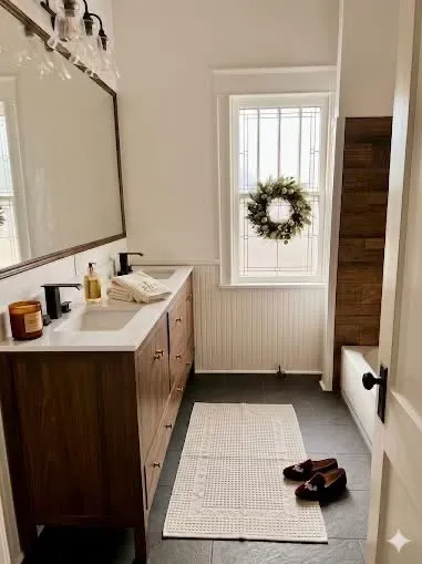 Single Family Residence For Sale in Shackelford County , 232 S Jacobs Street, Albany, Texas 76430, 3 Bedroom, 2 Bathroom, Garage spaces, 2,375 Sqft, built in 1921, mls#21349329, Real Estate Agent in Albany, Homes For Sale in Shackelford county, Homes For Sale in Albany, Realtor in Albany Texas, Real Estate Brokerage Independent Realty Texas, Luminita Cordes Realtor