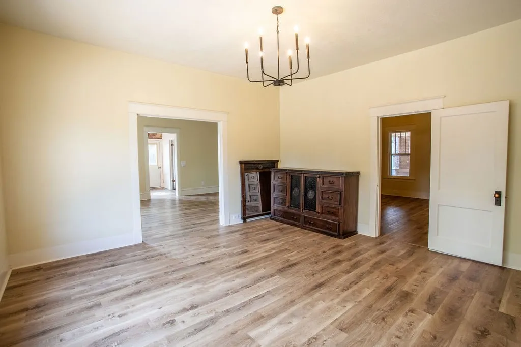Single Family Residence For Sale in Shackelford County , 232 S Jacobs Street, Albany, Texas 76430, 3 Bedroom, 2 Bathroom, Garage spaces, 2,375 Sqft, built in 1921, mls#21349329, Real Estate Agent in Albany, Homes For Sale in Shackelford county, Homes For Sale in Albany, Realtor in Albany Texas, Real Estate Brokerage Independent Realty Texas, Luminita Cordes Realtor