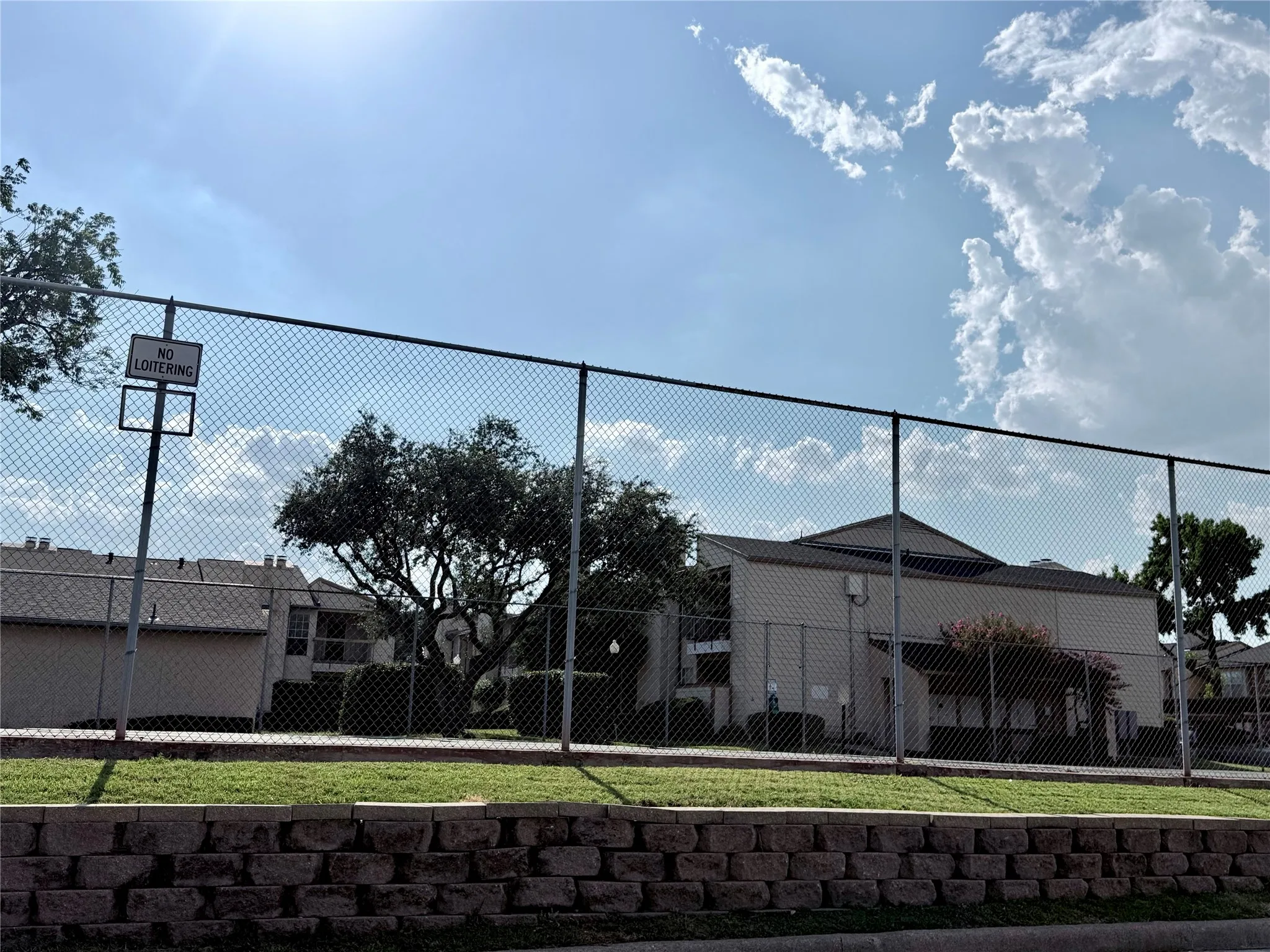 Condominium For Sale in Dallas County , 12480 Abrams Road 504, Dallas, Texas 75243, 1 Bedroom, 1 Bathroom, Garage spaces, 689 Sqft, built in 1982, mls#21341893, Real Estate Agent in Dallas, Homes For Sale in Dallas county, Homes For Sale in Dallas, Realtor in Dallas Texas, Real Estate Brokerage Independent Realty Texas, Luminita Cordes Realtor