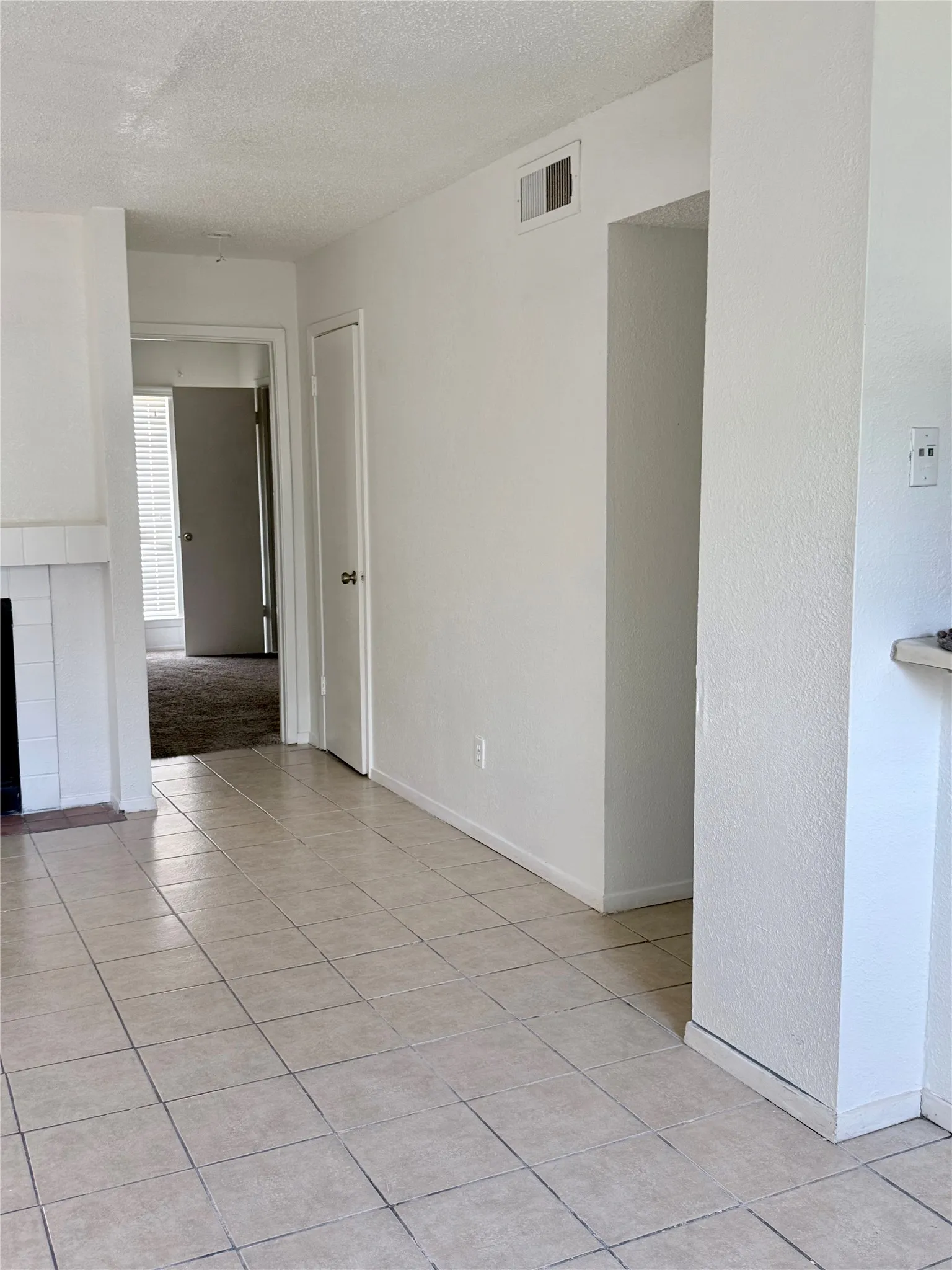 Condominium For Sale in Dallas County , 12480 Abrams Road 504, Dallas, Texas 75243, 1 Bedroom, 1 Bathroom, Garage spaces, 689 Sqft, built in 1982, mls#21341893, Real Estate Agent in Dallas, Homes For Sale in Dallas county, Homes For Sale in Dallas, Realtor in Dallas Texas, Real Estate Brokerage Independent Realty Texas, Luminita Cordes Realtor