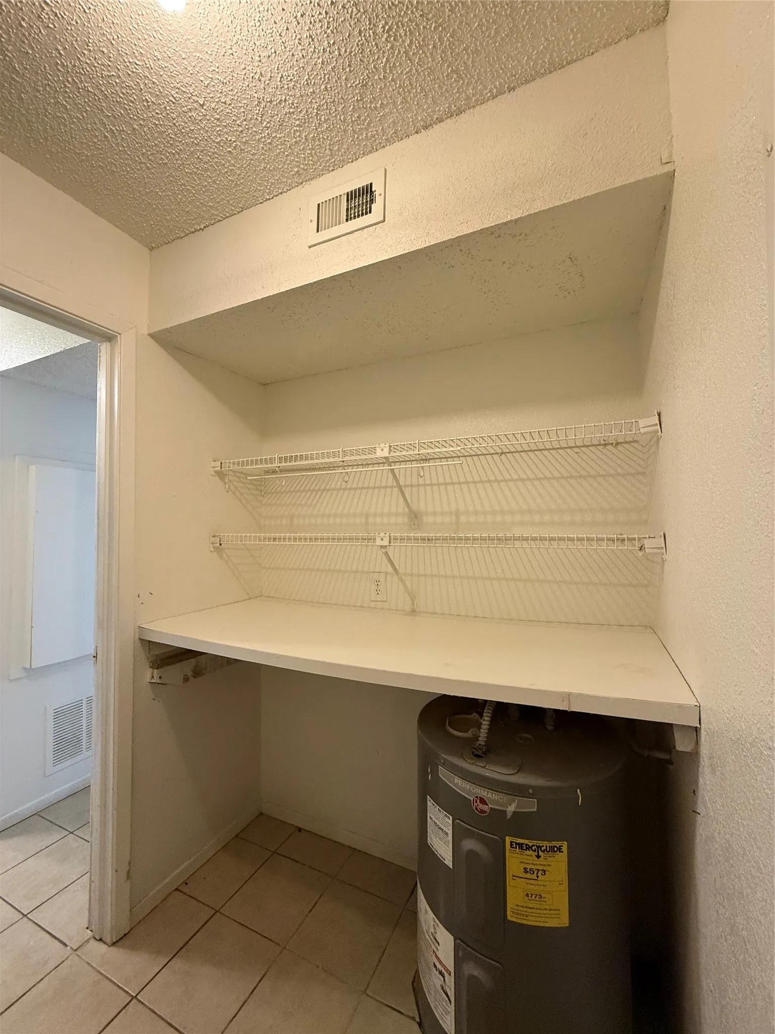 Condominium For Sale in Dallas County , 12480 Abrams Road 504, Dallas, Texas 75243, 1 Bedroom, 1 Bathroom, Garage spaces, 689 Sqft, built in 1982, mls#21341893, Real Estate Agent in Dallas, Homes For Sale in Dallas county, Homes For Sale in Dallas, Realtor in Dallas Texas, Real Estate Brokerage Independent Realty Texas, Luminita Cordes Realtor