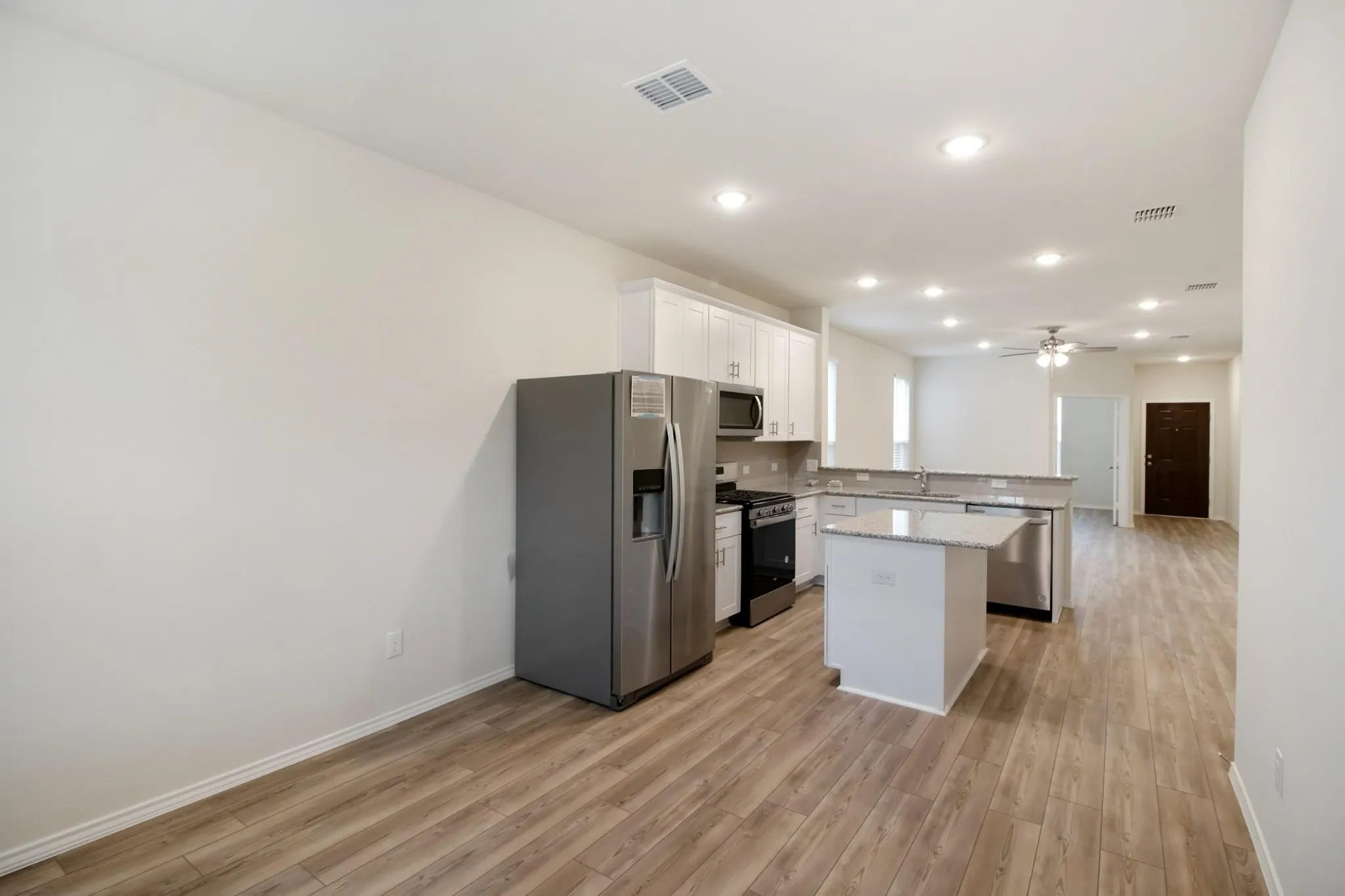 Single Family Residence For Rent in Collin County , 804 Cormorant Street, Princeton, Texas 75407, 3 Bedroom, 2 Bathroom, 2 Garage spaces, 1,541 Sqft, built in 2021, mls#21349954, Real Estate Agent in Princeton, Homes For Rent in Collin county, Homes For Rent in Princeton, Realtor in Princeton Texas, Real Estate Brokerage Independent Realty Texas, Luminita Cordes Realtor