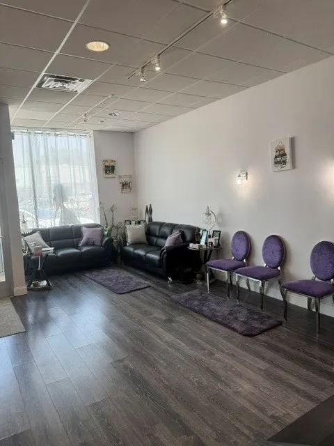 Sitting area in front