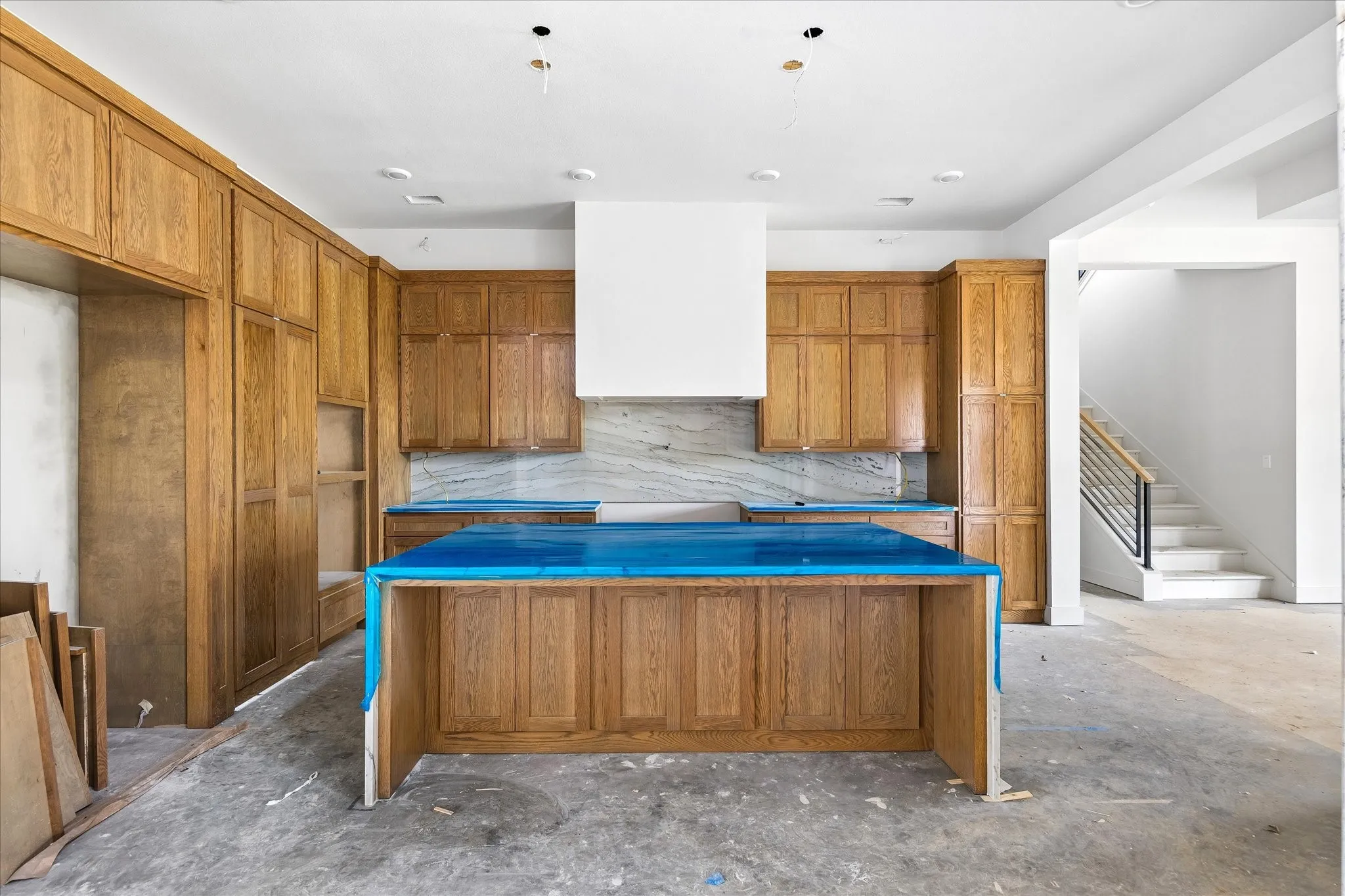 Large Island with sink & Dishwasher