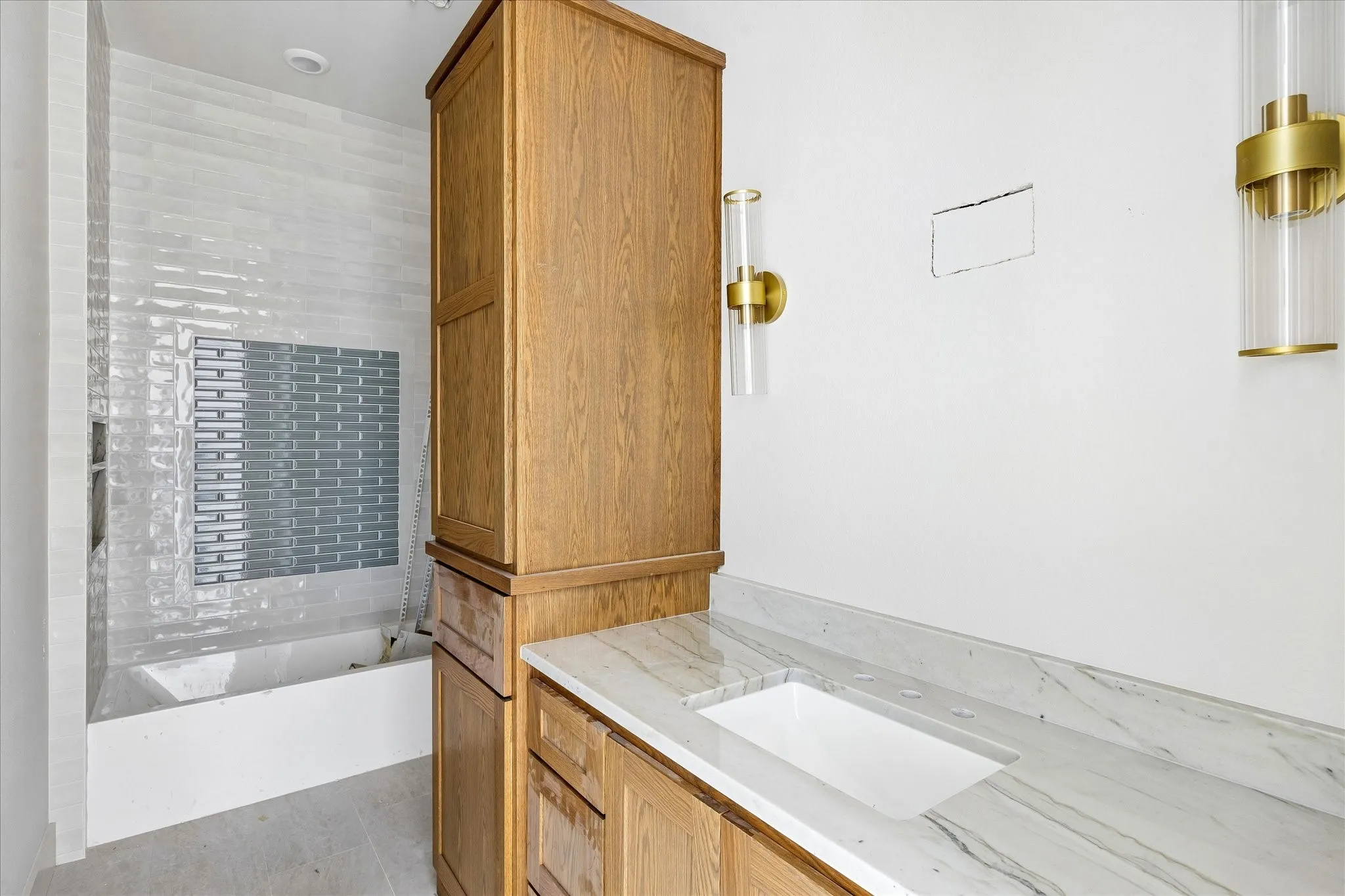Secondary bathroom on 2nd level