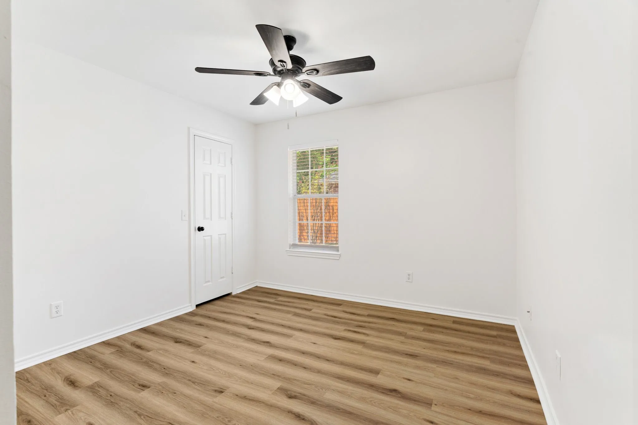 Single Family Residence For Sale in Lamar County , 470 Chestnut Lane, Reno, Texas 75462, 3 Bedroom, 2 Bathroom, 2 Garage spaces, 1,472 Sqft, built in 1995, mls#21349220, Real Estate Agent in Reno, Homes For Sale in Lamar county, Homes For Sale in Reno, Realtor in Reno Texas, Real Estate Brokerage Independent Realty Texas, Luminita Cordes Realtor