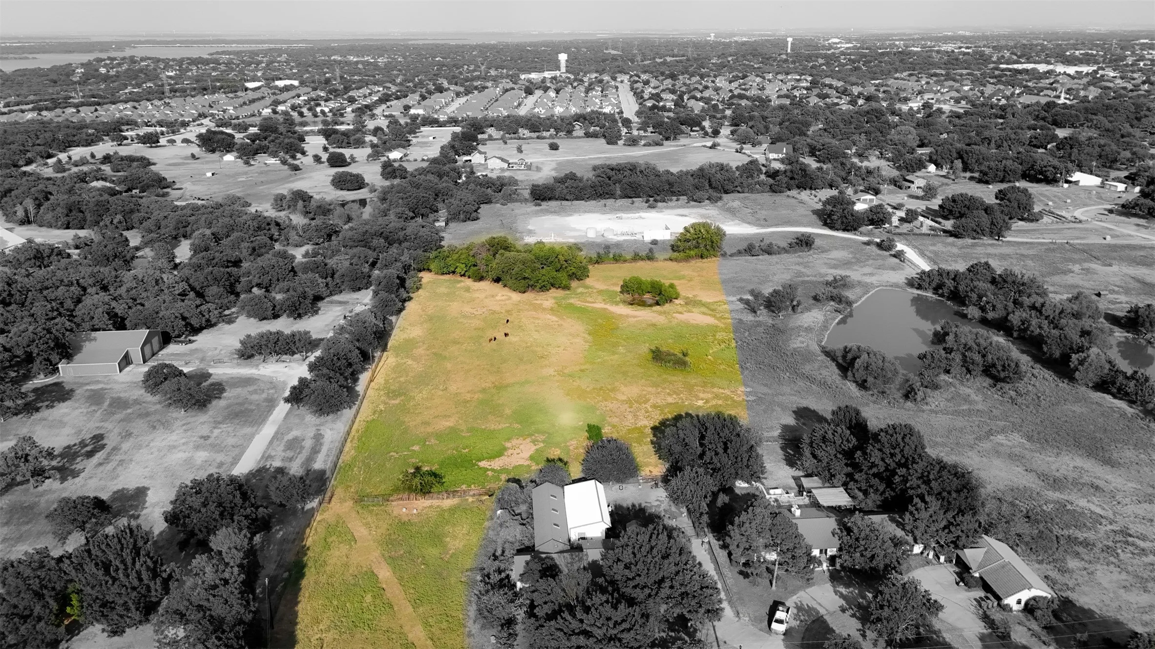 Highlighted portion of photo is approximate and for illustrative purposes only. Actual boundaries may vary.