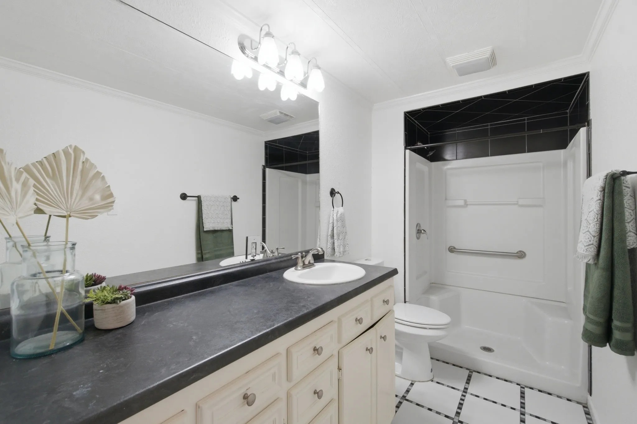 Manufactured Home For Sale in Taylor County , 5849 Atlantic Drive, Abilene, Texas 79606, 5 Bedroom, 2 Bathroom, 2 Garage spaces, 1,880 Sqft, built in 1976, mls#21349655, Real Estate Agent in Abilene, Homes For Sale in Taylor county, Homes For Sale in Abilene, Realtor in Abilene Texas, Real Estate Brokerage Independent Realty Texas, Luminita Cordes Realtor