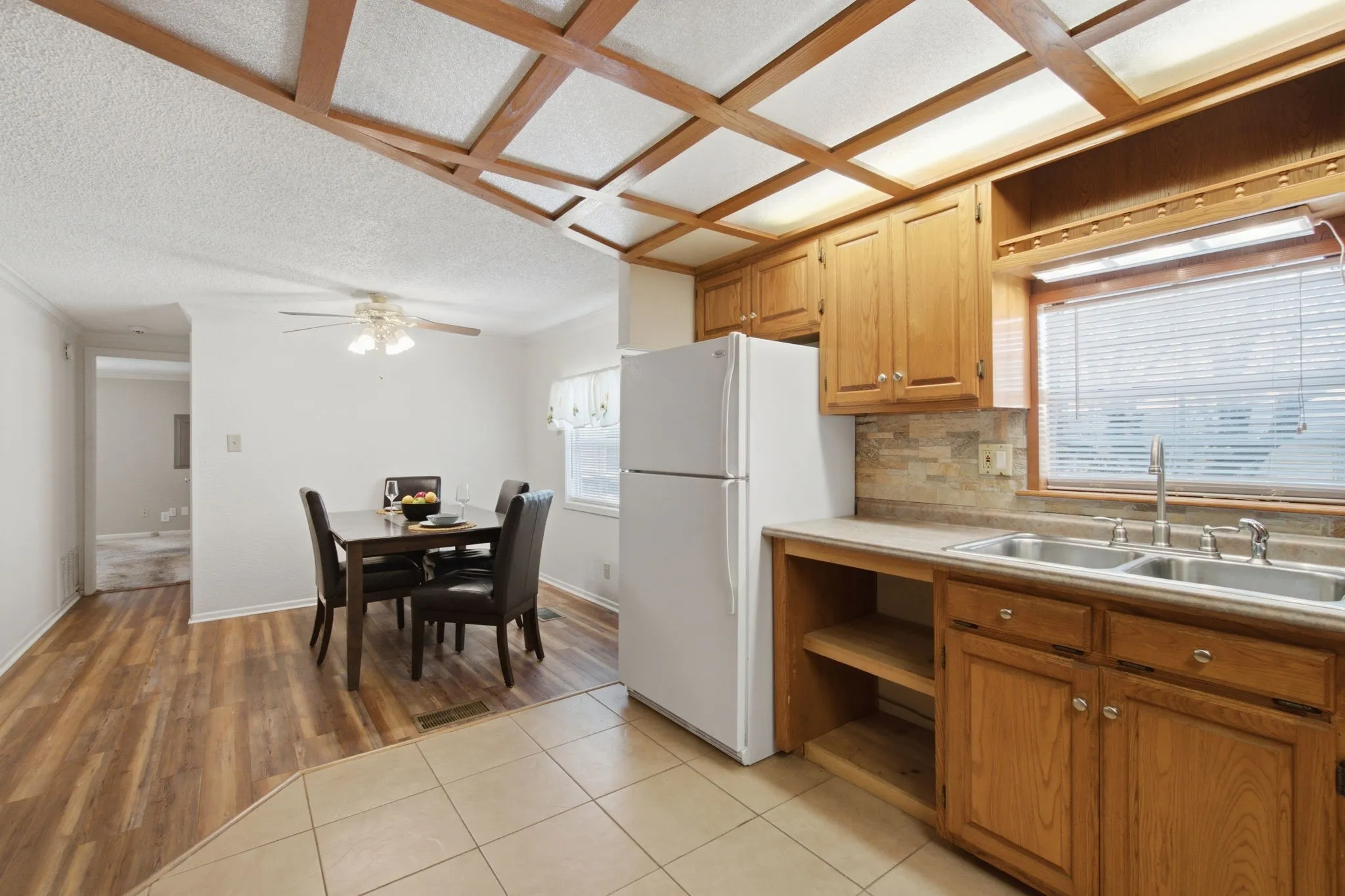 Manufactured Home For Sale in Taylor County , 5849 Atlantic Drive, Abilene, Texas 79606, 5 Bedroom, 2 Bathroom, 2 Garage spaces, 1,880 Sqft, built in 1976, mls#21349655, Real Estate Agent in Abilene, Homes For Sale in Taylor county, Homes For Sale in Abilene, Realtor in Abilene Texas, Real Estate Brokerage Independent Realty Texas, Luminita Cordes Realtor